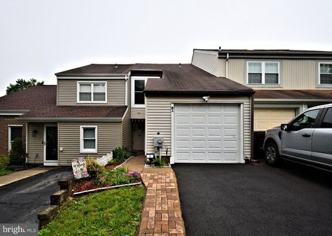 4 JACK LADDER CIRCLE HORSHAM PA 19044