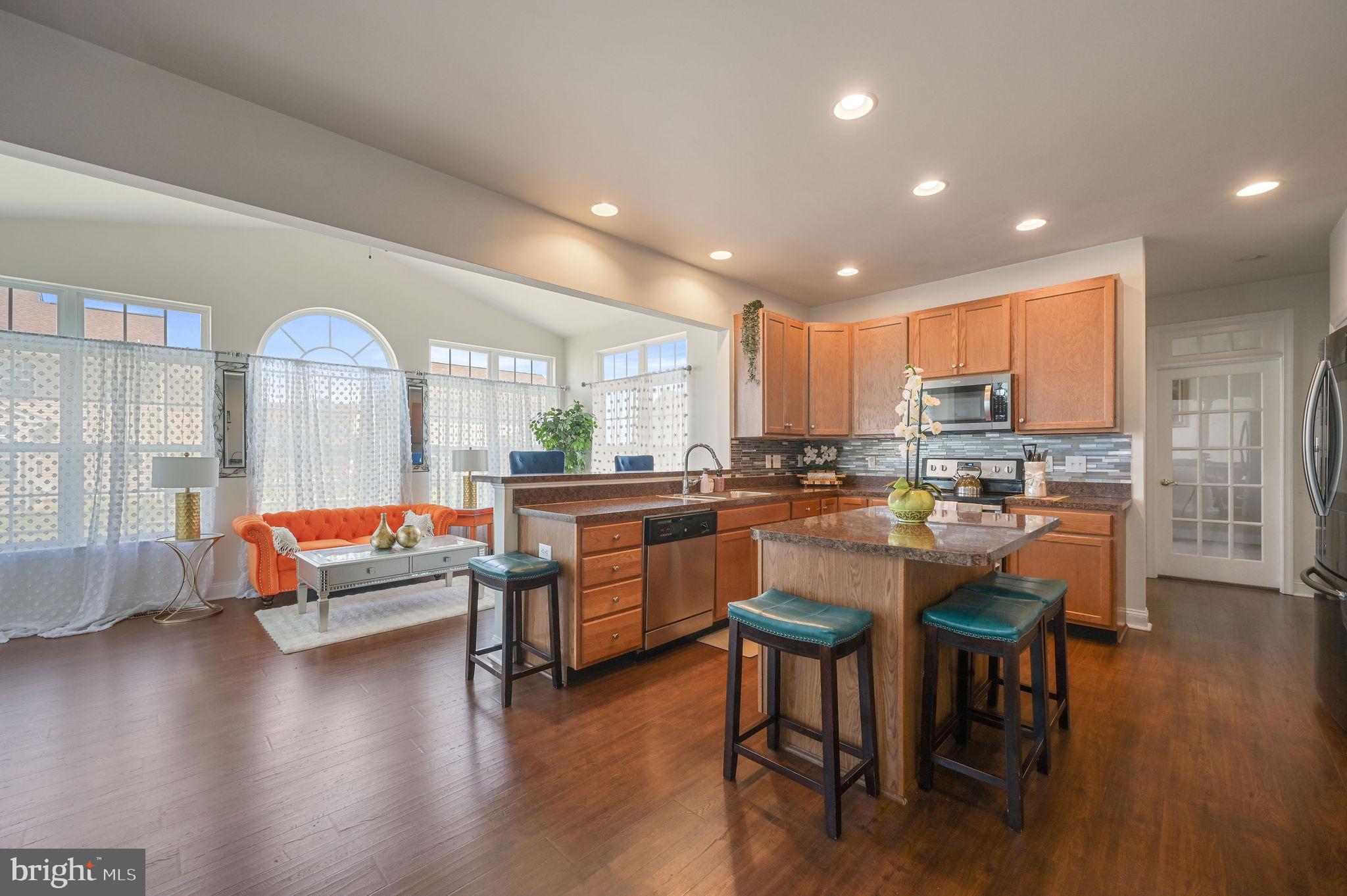 322 GRAYTON DRIVE