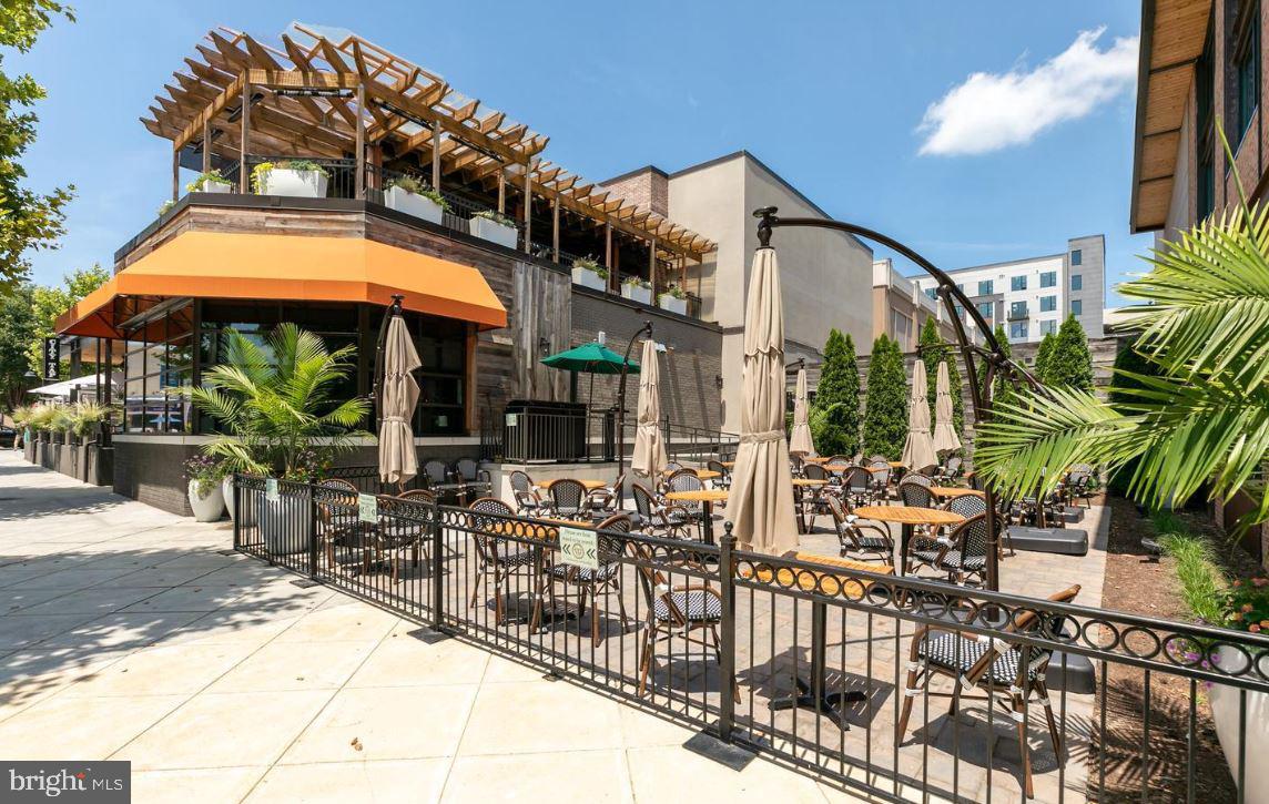 ONE LOUDOUN - Residential