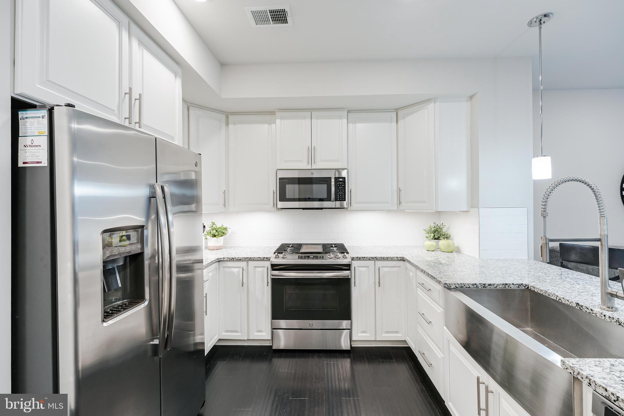 ONE LOUDOUN - Residential