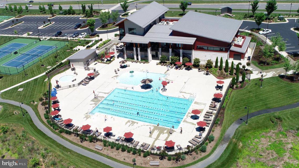 ONE LOUDOUN - Residential