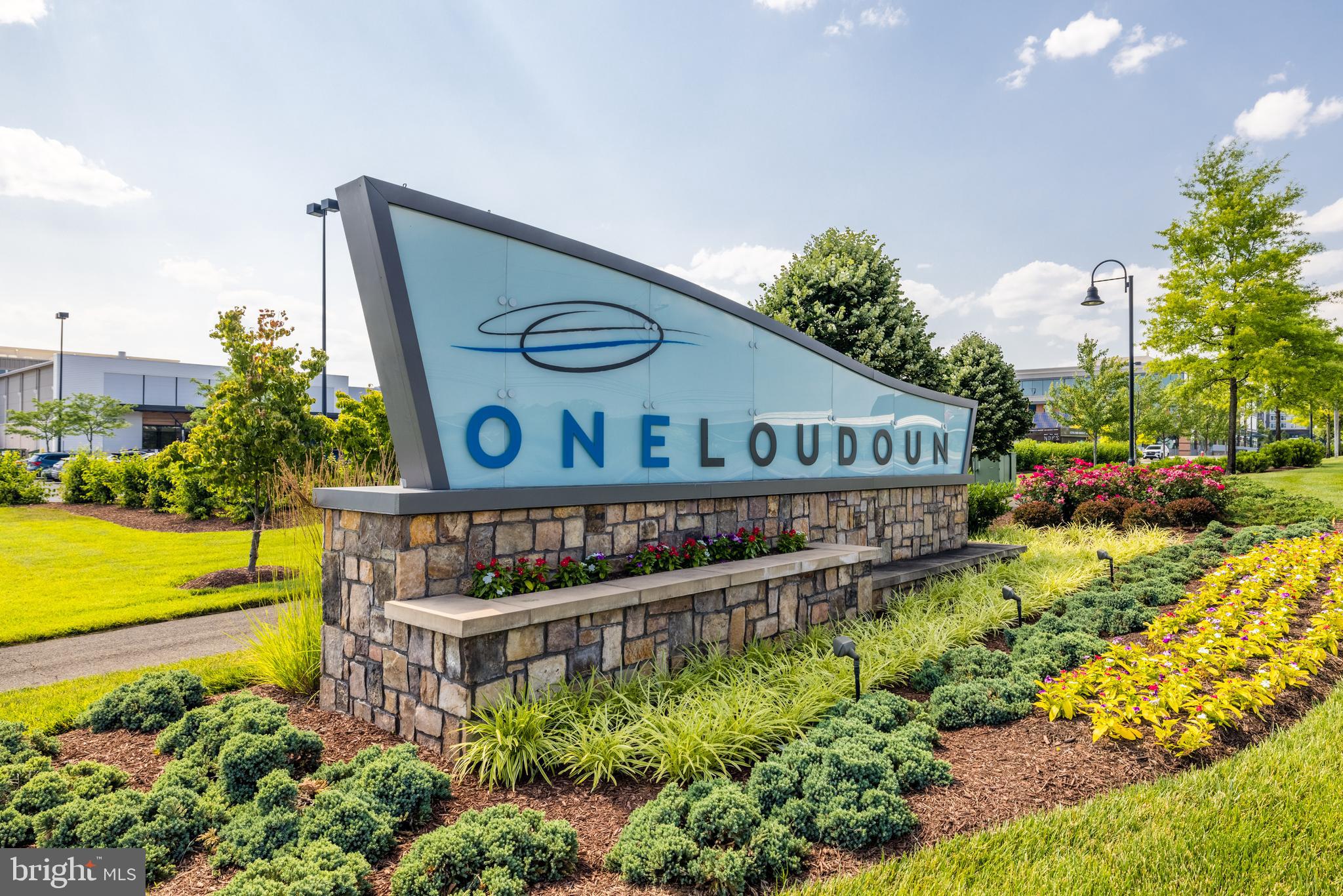 ONE LOUDOUN - Residential