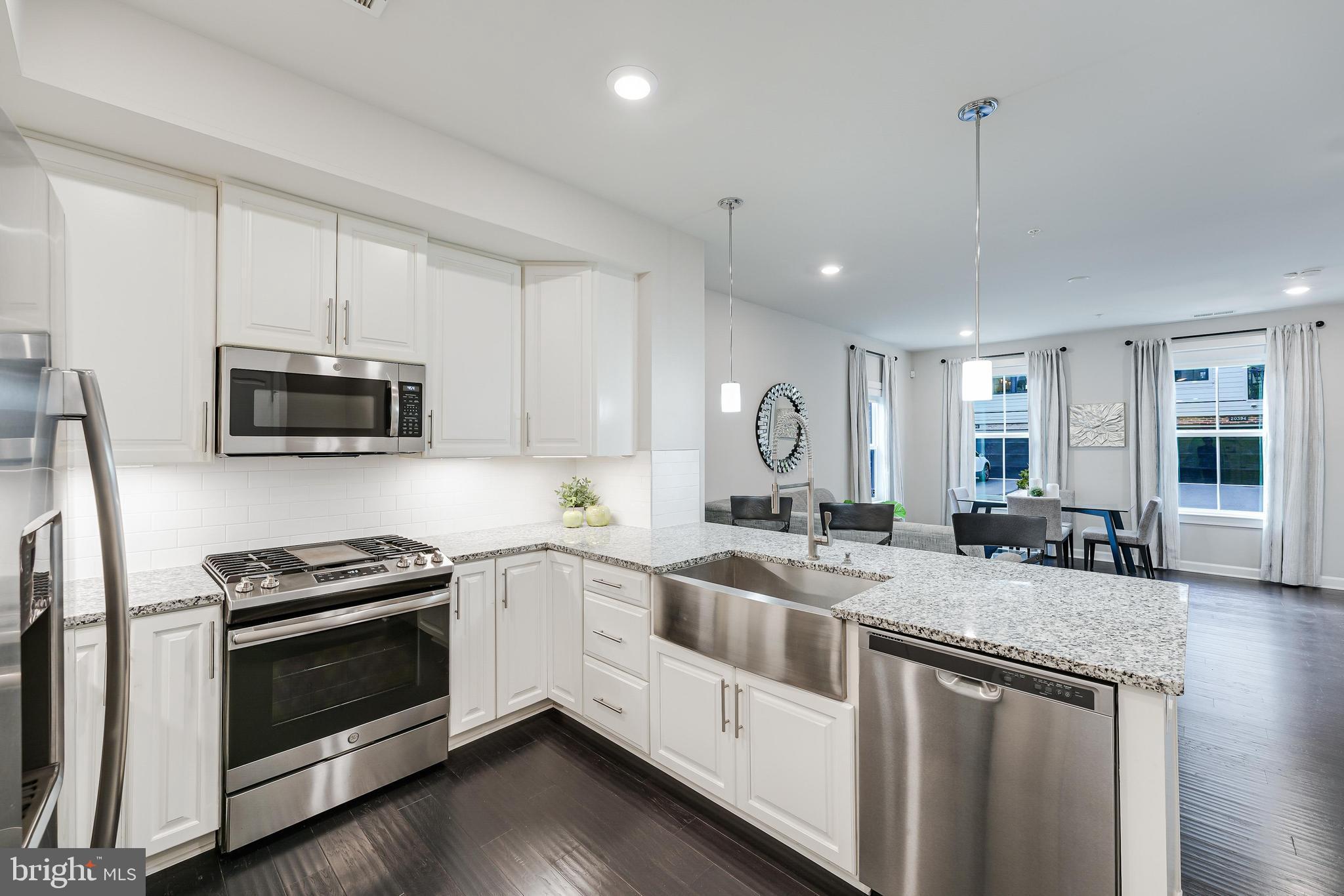 ONE LOUDOUN - Residential