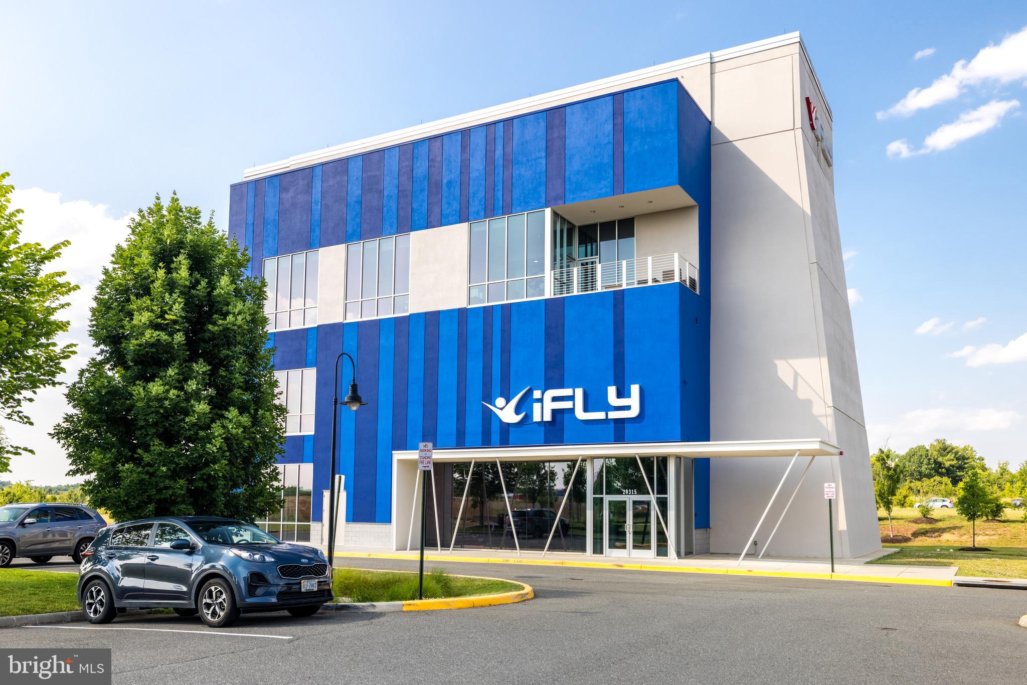 ONE LOUDOUN - Residential