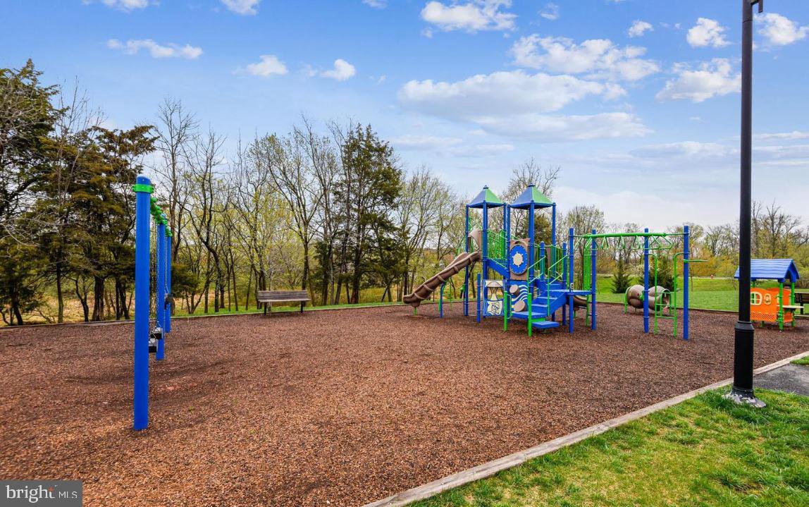 ONE LOUDOUN - Residential