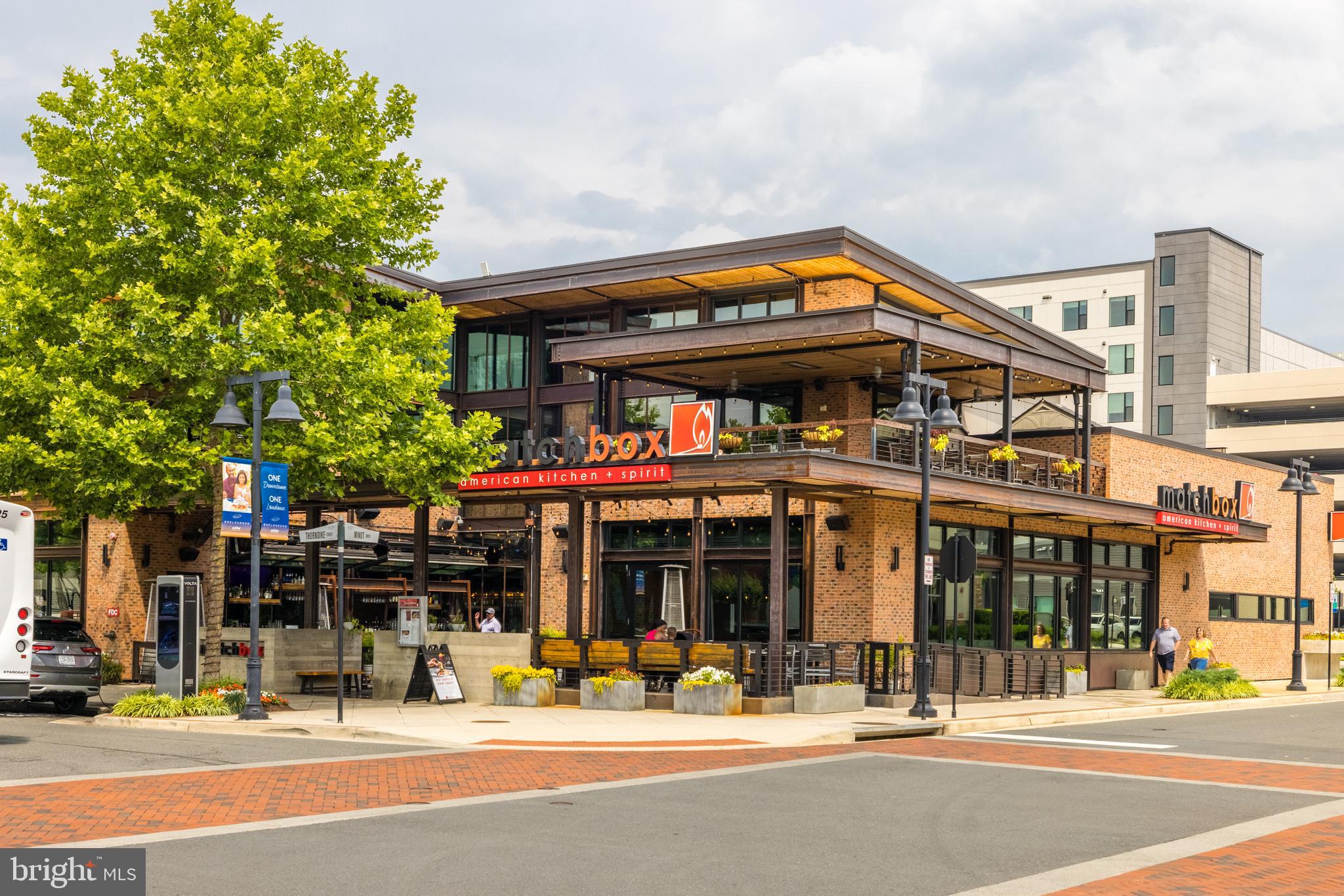 ONE LOUDOUN - Residential