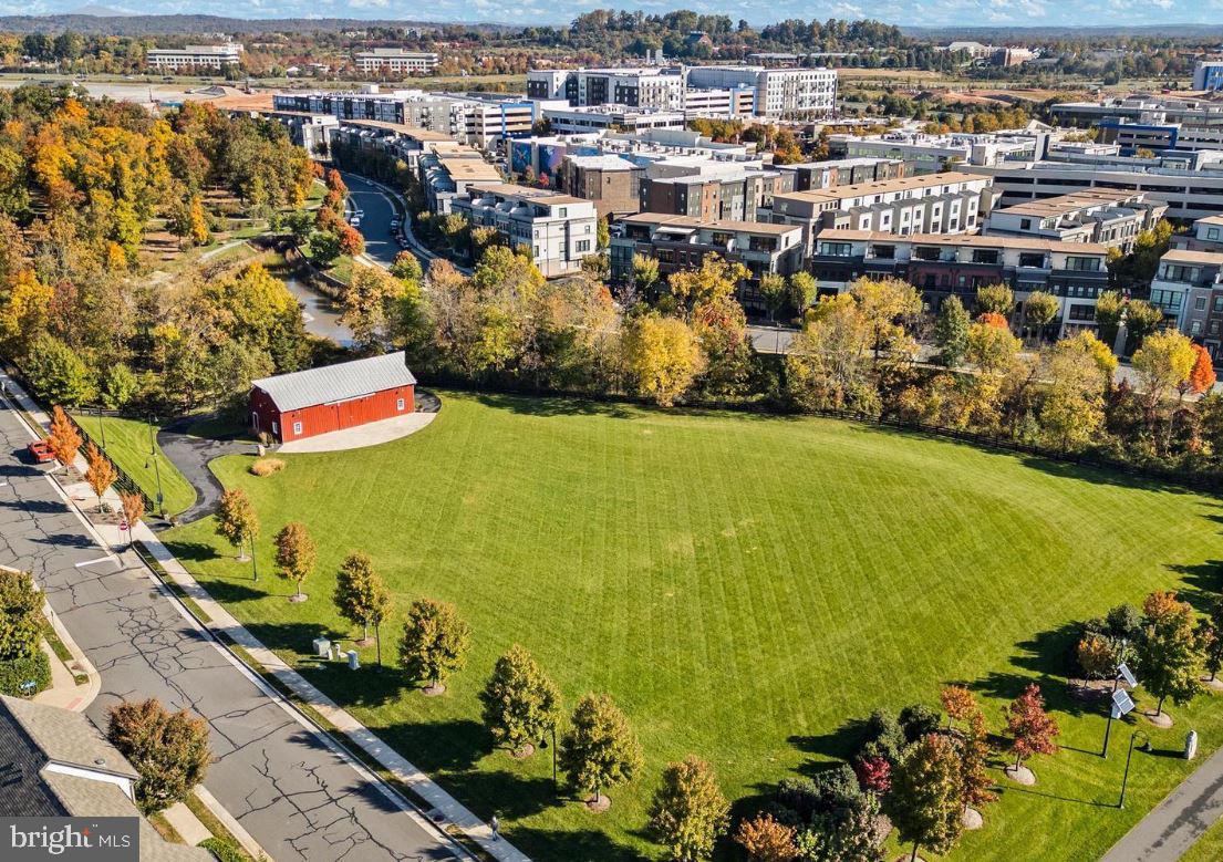 ONE LOUDOUN - Residential