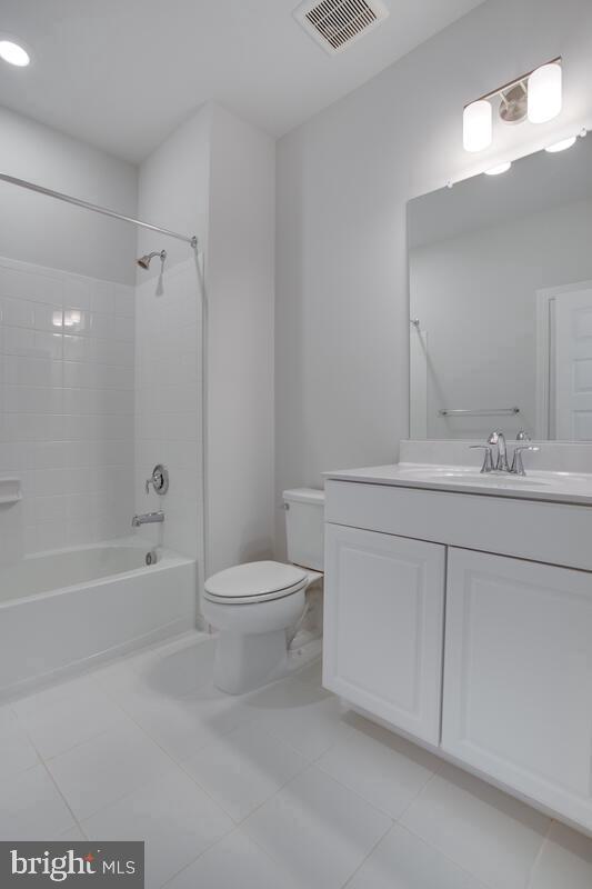 VILLAGES OF SAVANNAH - Residential