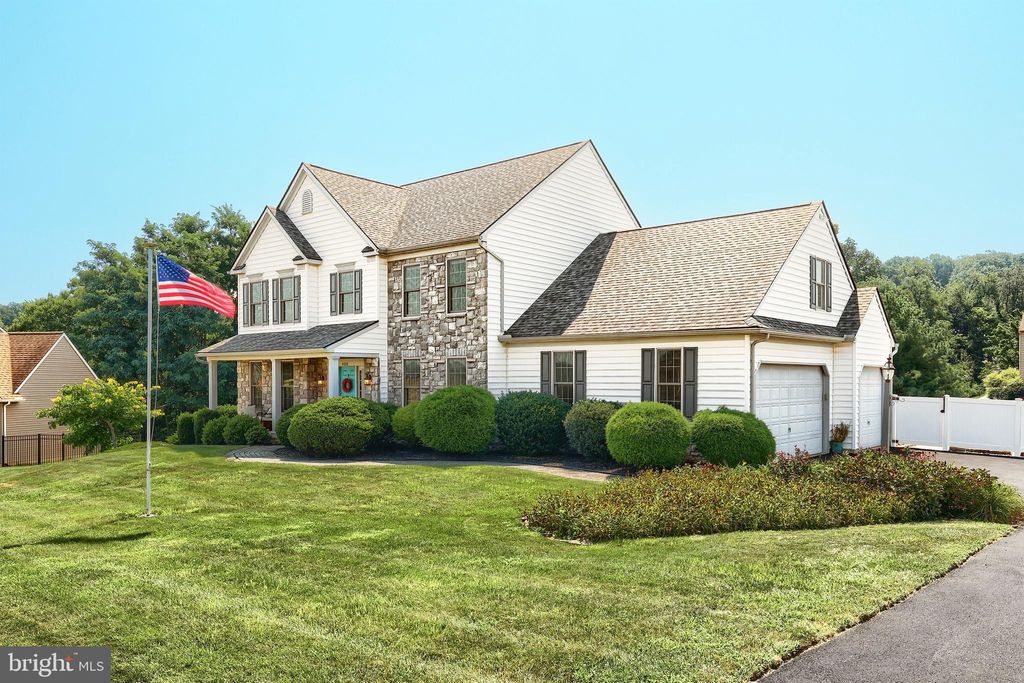 Photo of 4220 Peach Orchard Hollow, YORK, PA 17402 (MLS # PAYK2090232)