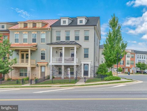 Townhouse For Sale - 43330 Old Ryan Road<br/> ASHBURN, VA 20148