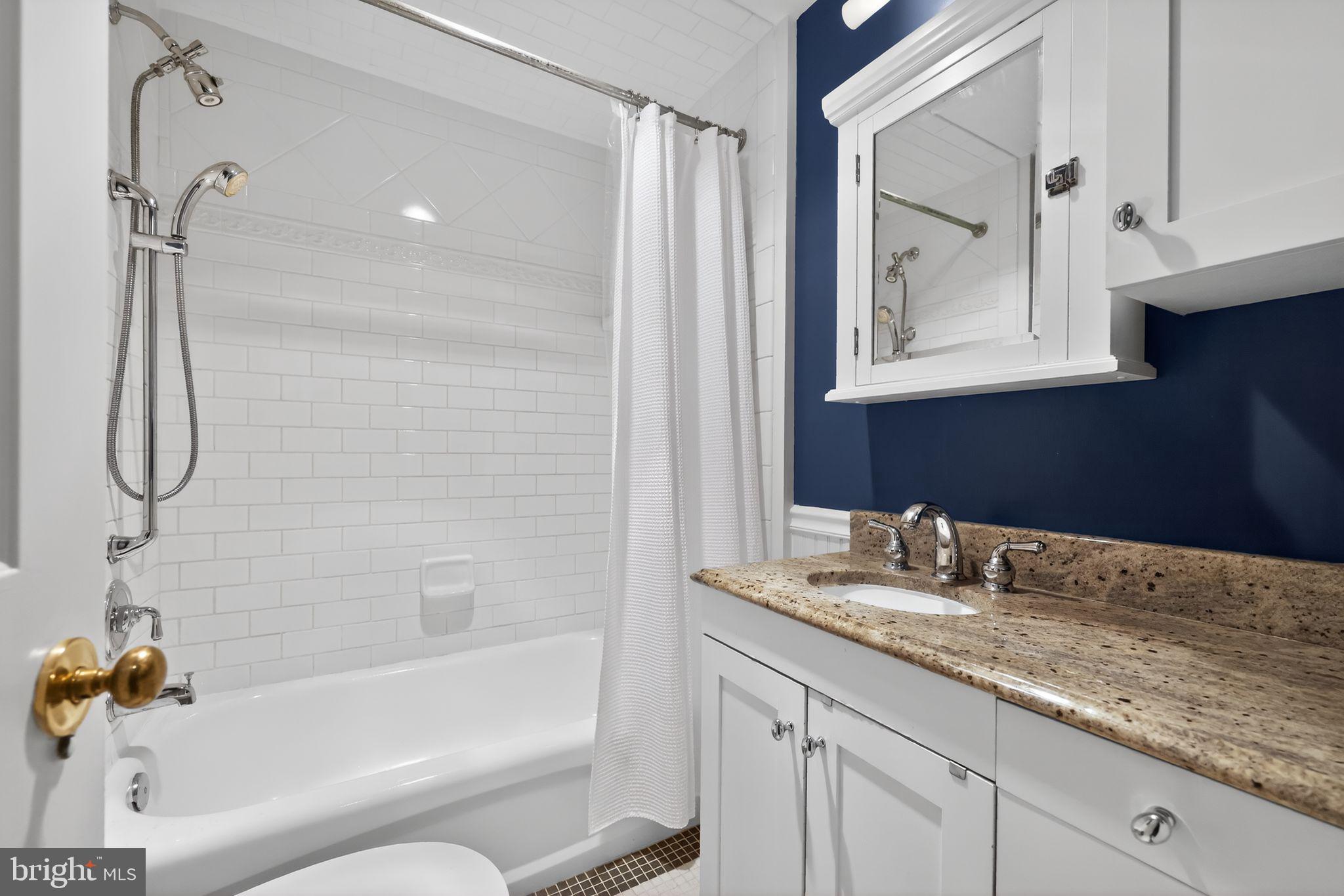 WASHINGTON SQ WEST - Residential