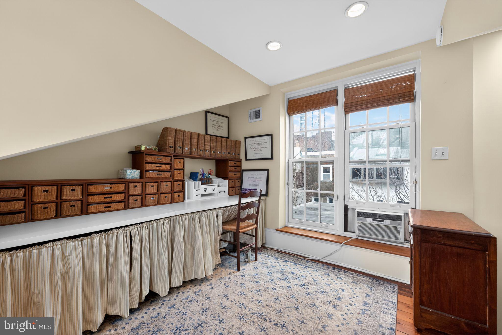 WASHINGTON SQ WEST - Residential