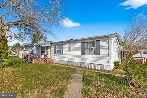 102 ARROWWOOD COURT LANCASTER PA 17603