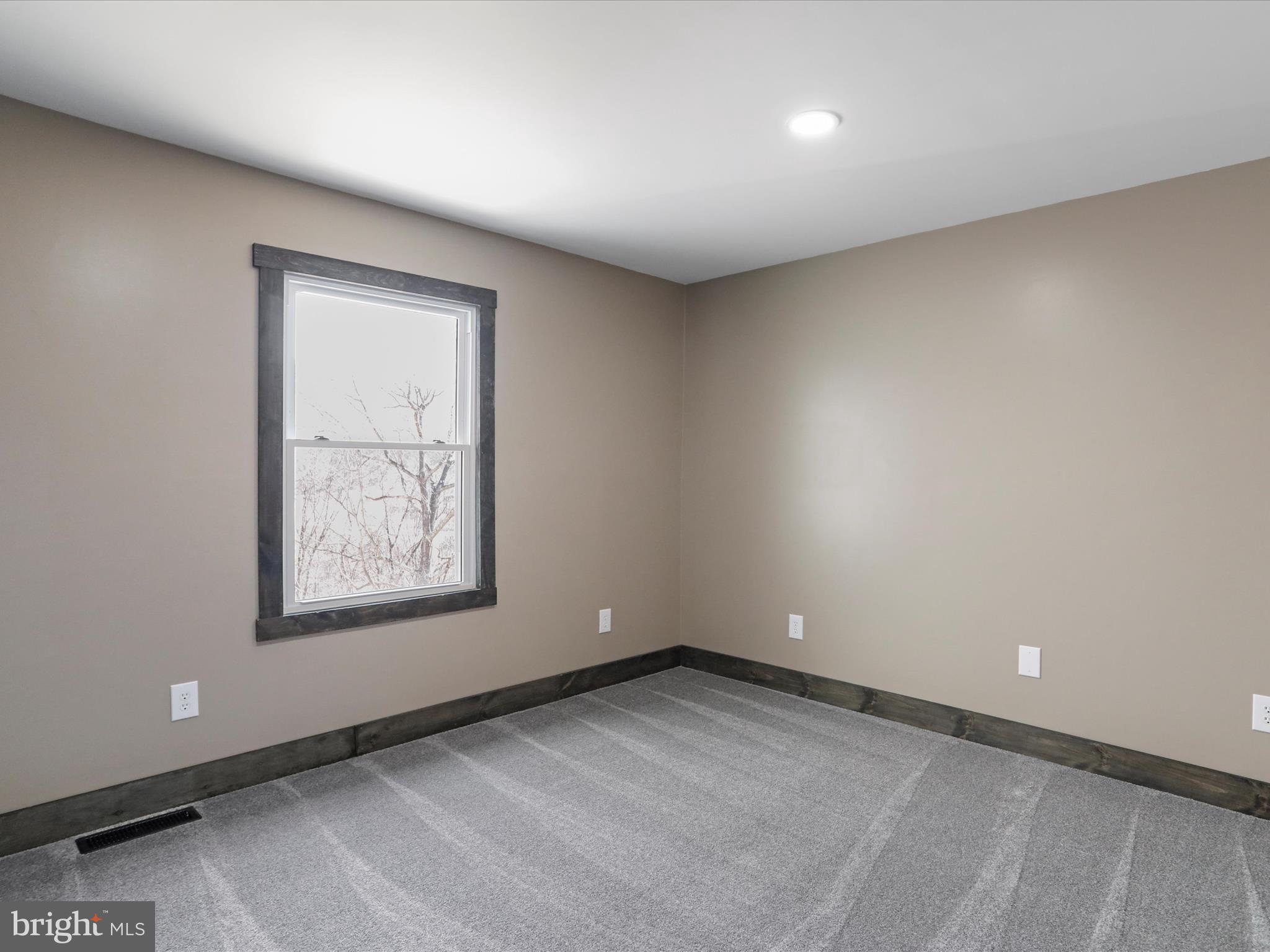 COMMUNITY KNOLLS - Residential