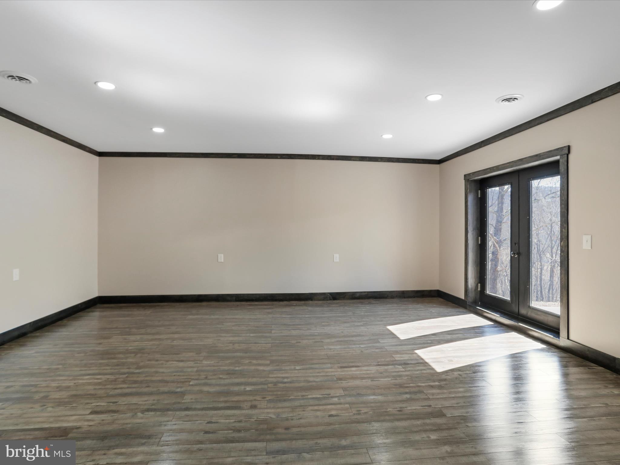 COMMUNITY KNOLLS - Residential