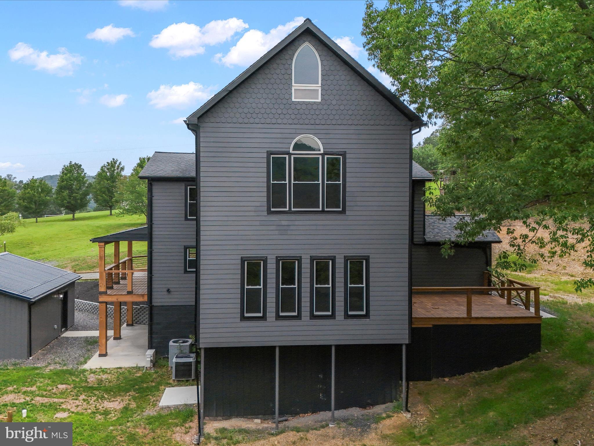 COMMUNITY KNOLLS - Residential