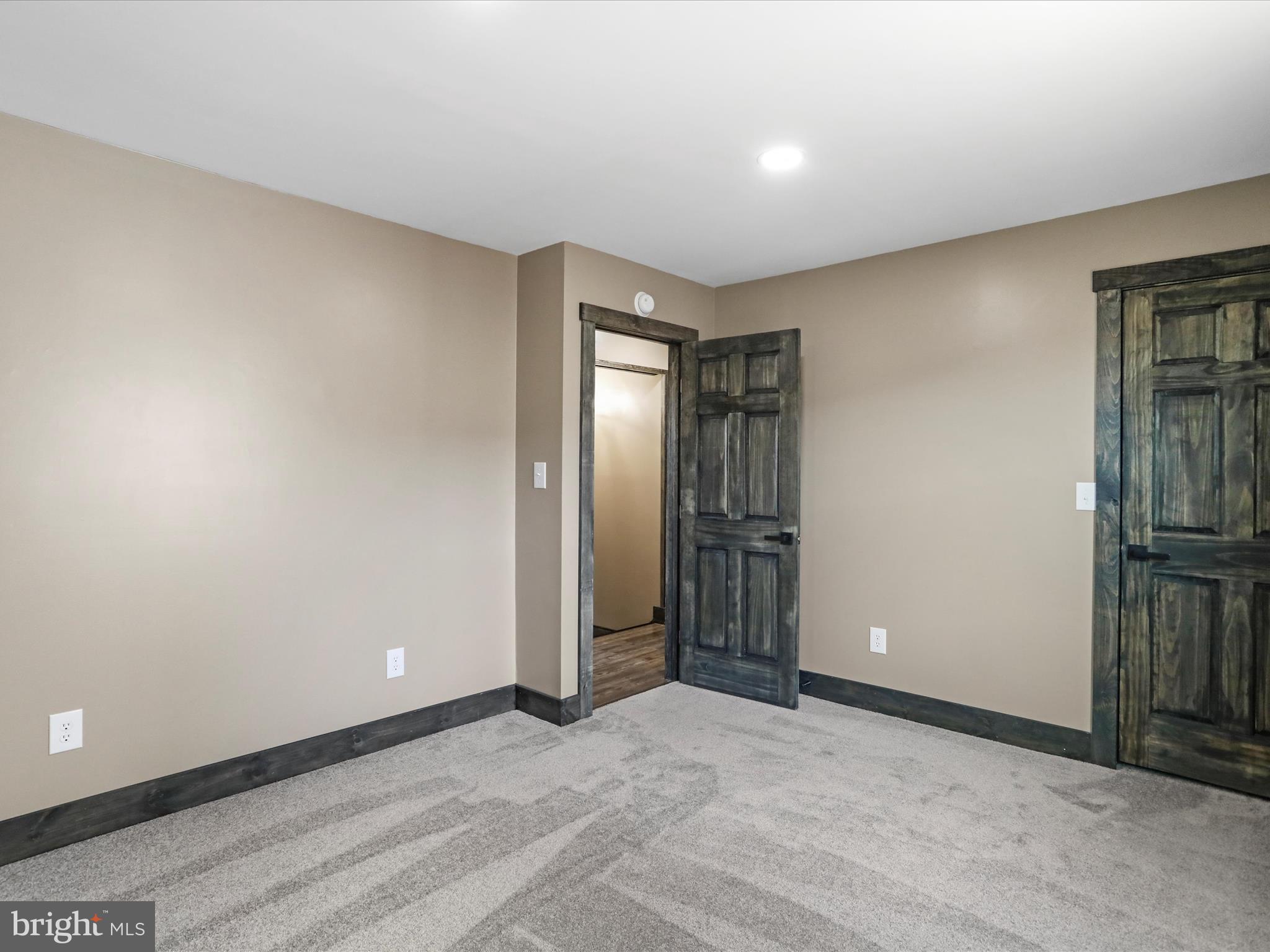 COMMUNITY KNOLLS - Residential