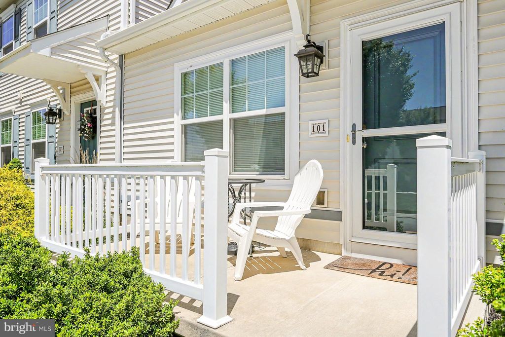 Photo of 101 Bolton Circle, WILLOW STREET, PA 17584 (MLS # PALA2090196)