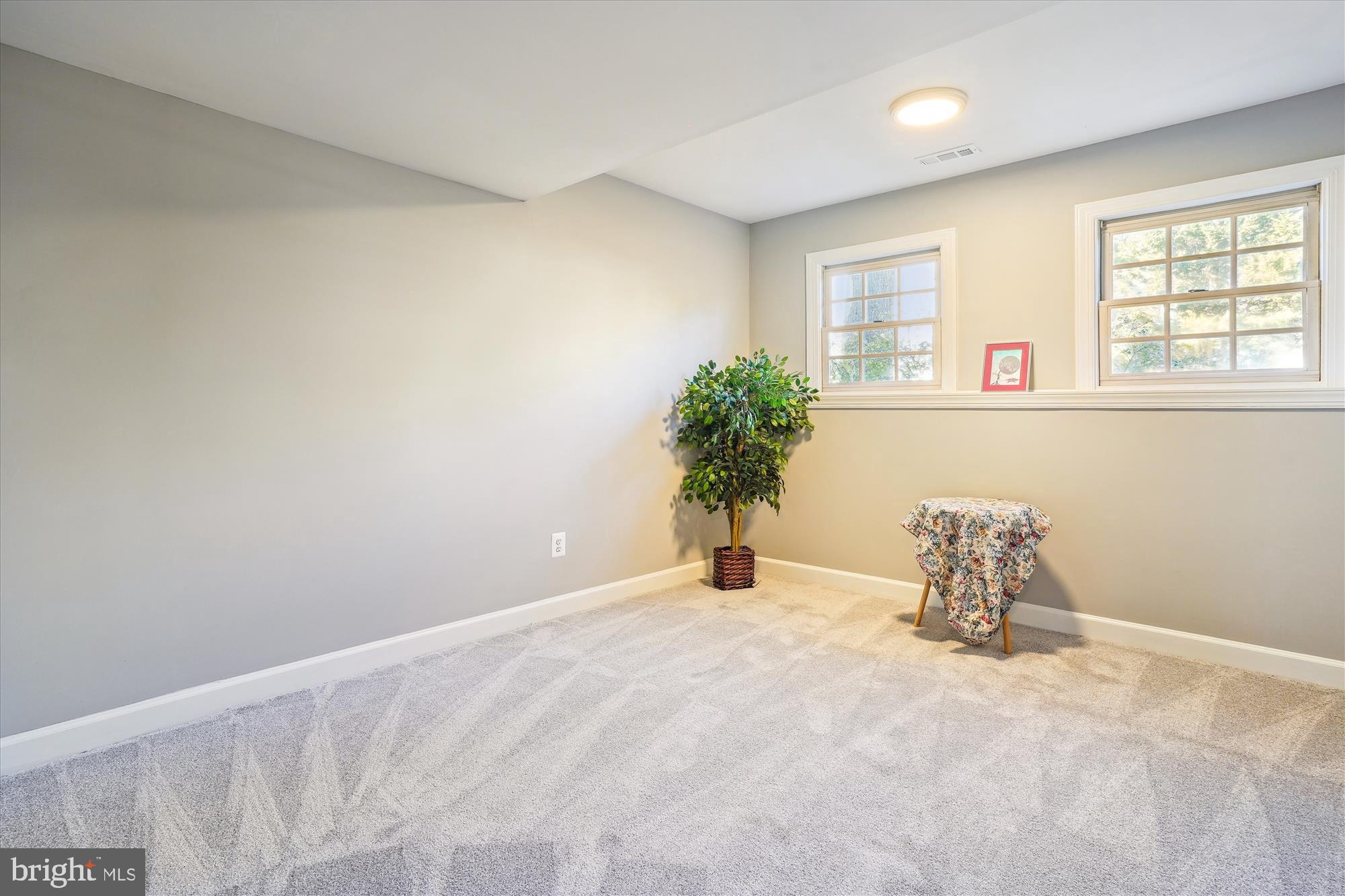 ISLAND CREEK - Residential