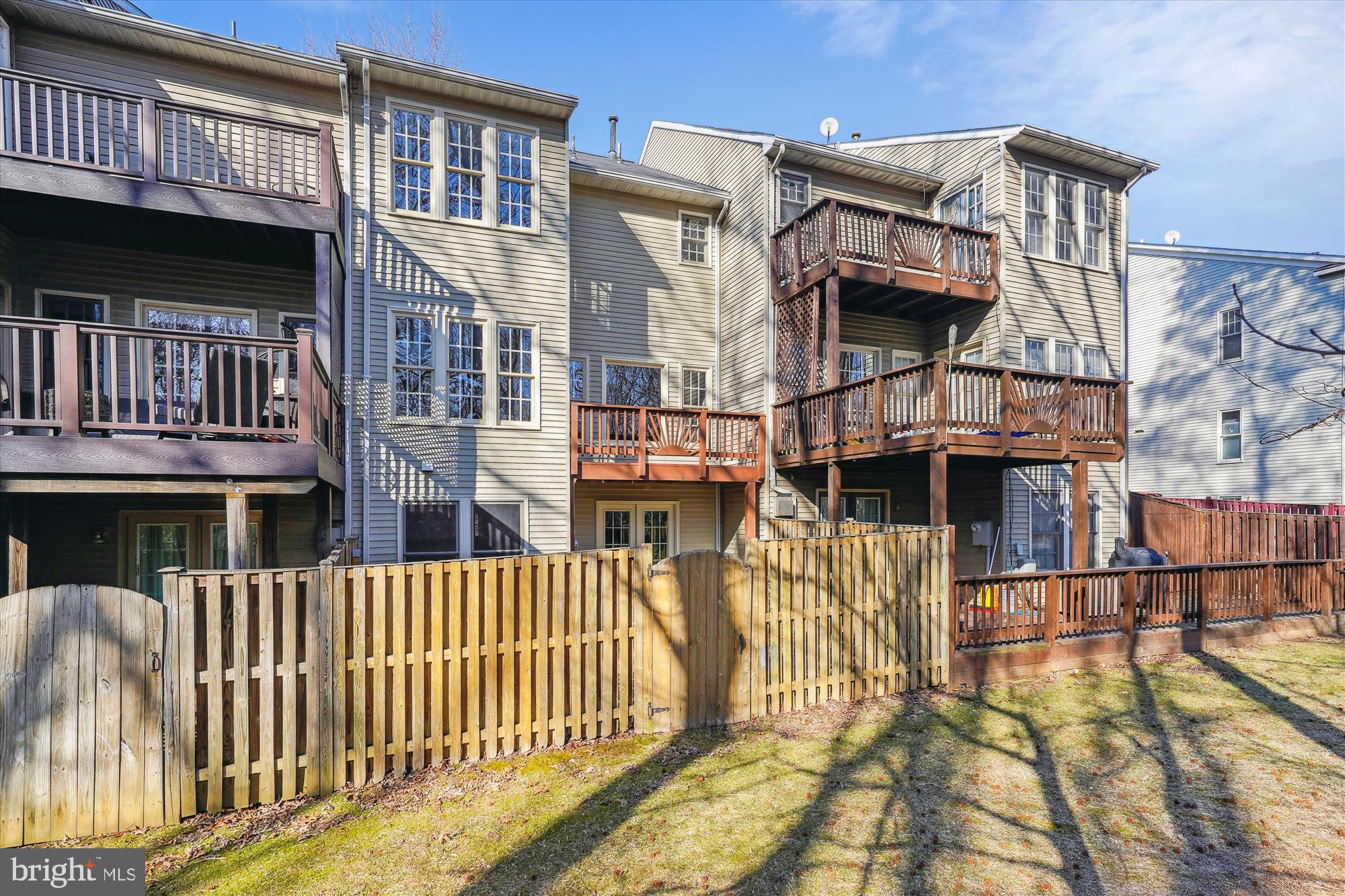 ISLAND CREEK - Residential