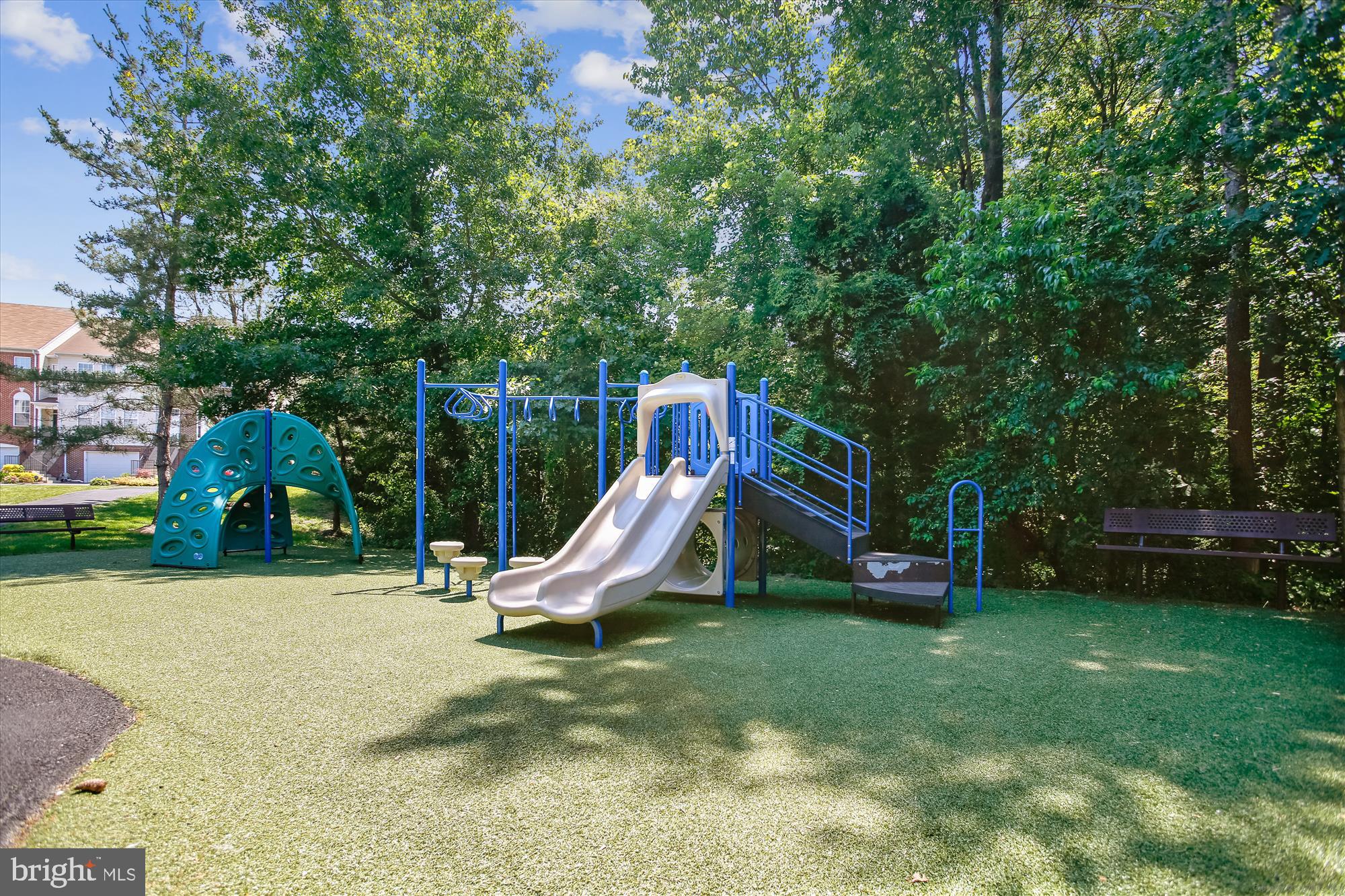 ISLAND CREEK - Residential