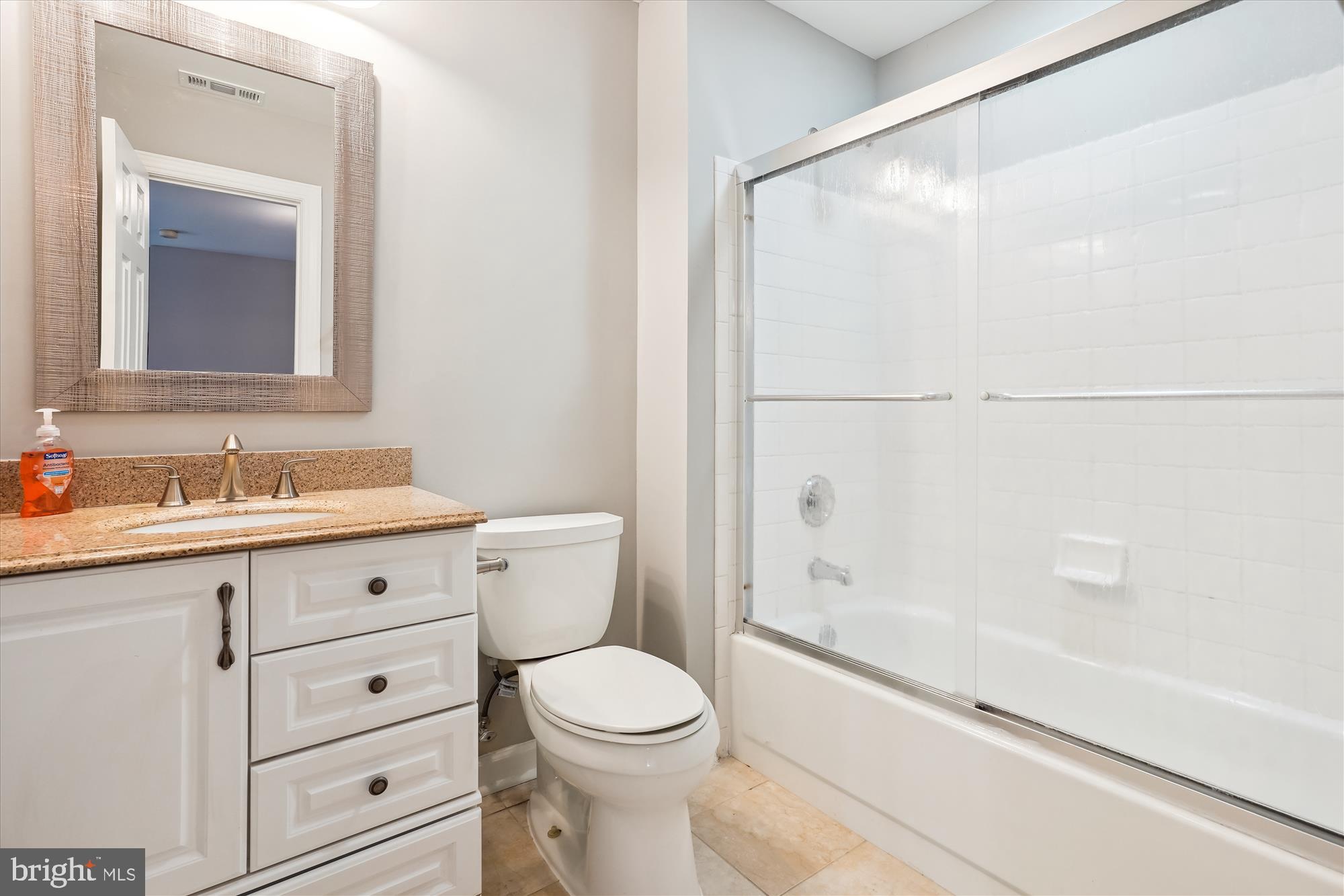 ISLAND CREEK - Residential