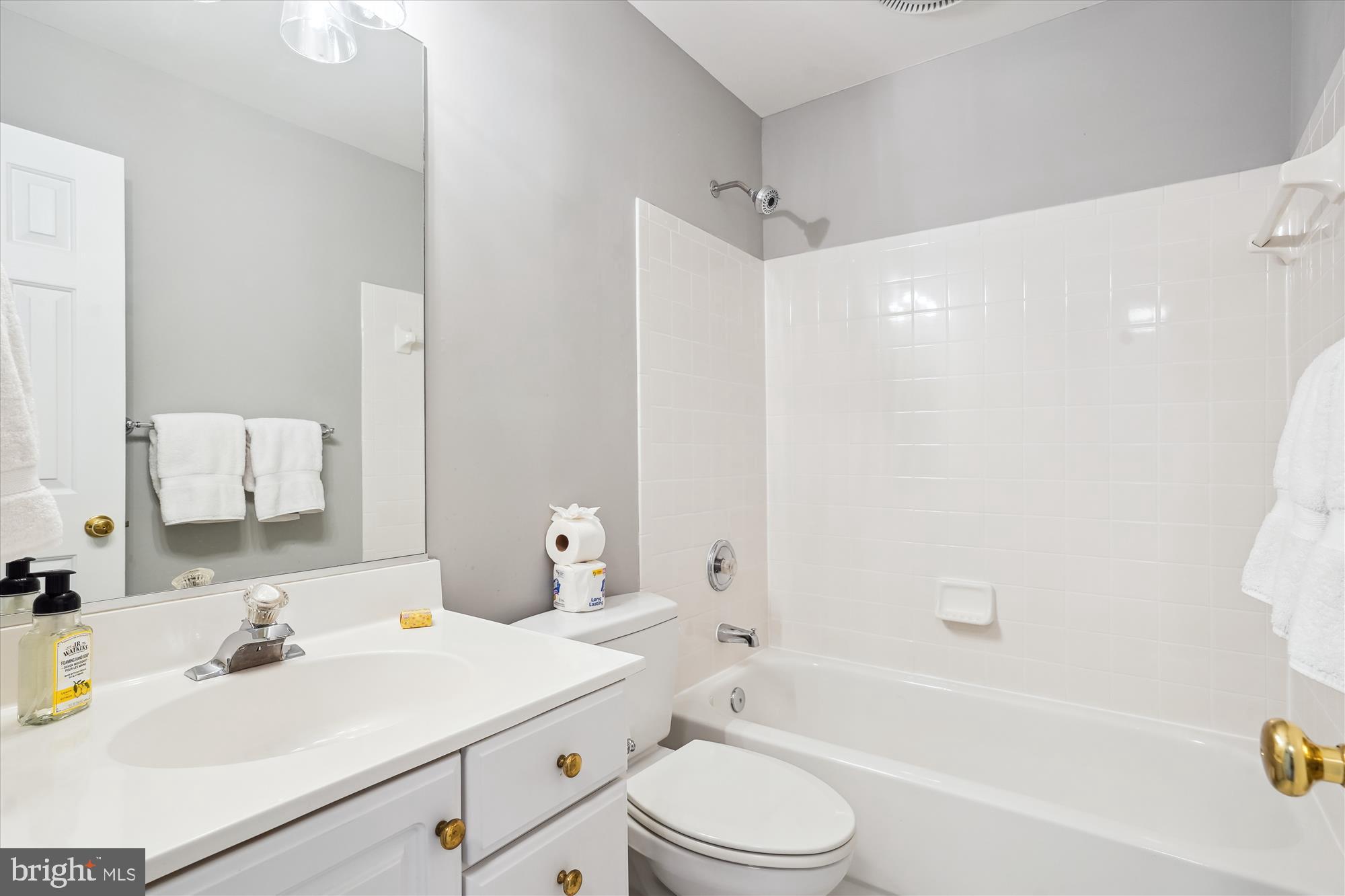 ISLAND CREEK - Residential