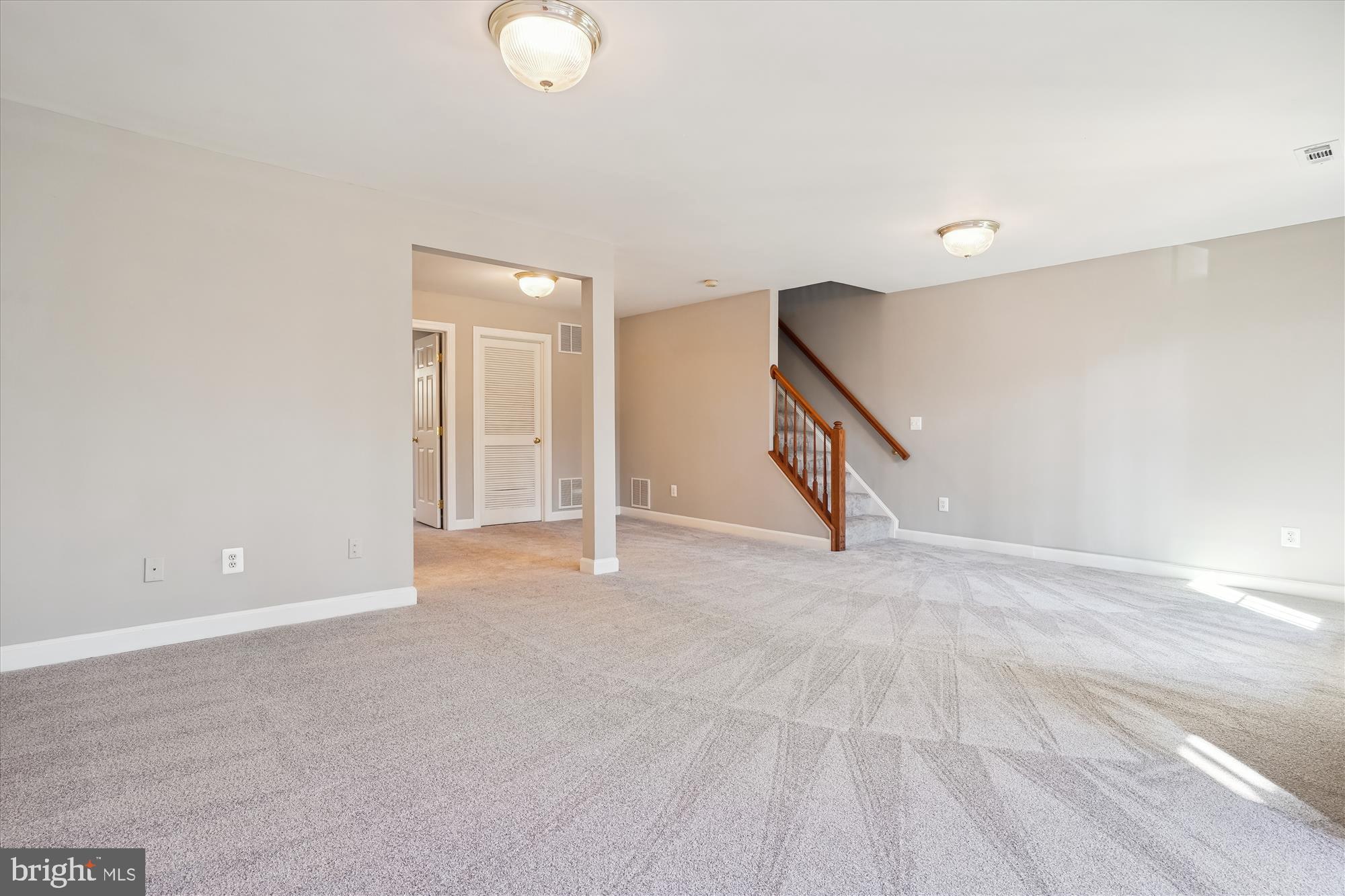 ISLAND CREEK - Residential