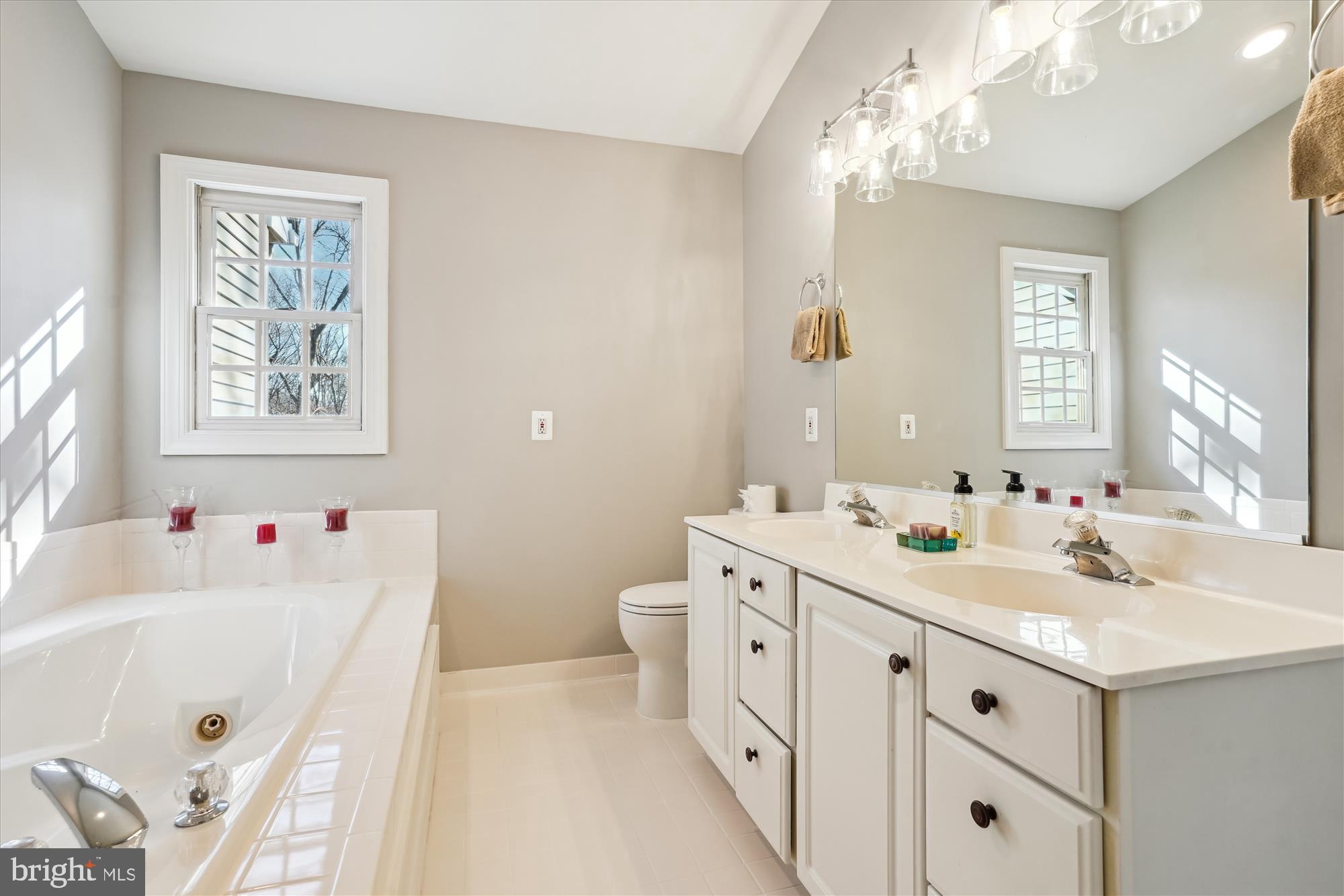 ISLAND CREEK - Residential