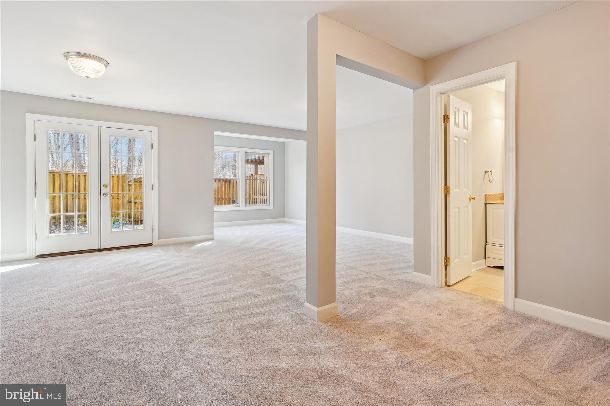 ISLAND CREEK - Residential