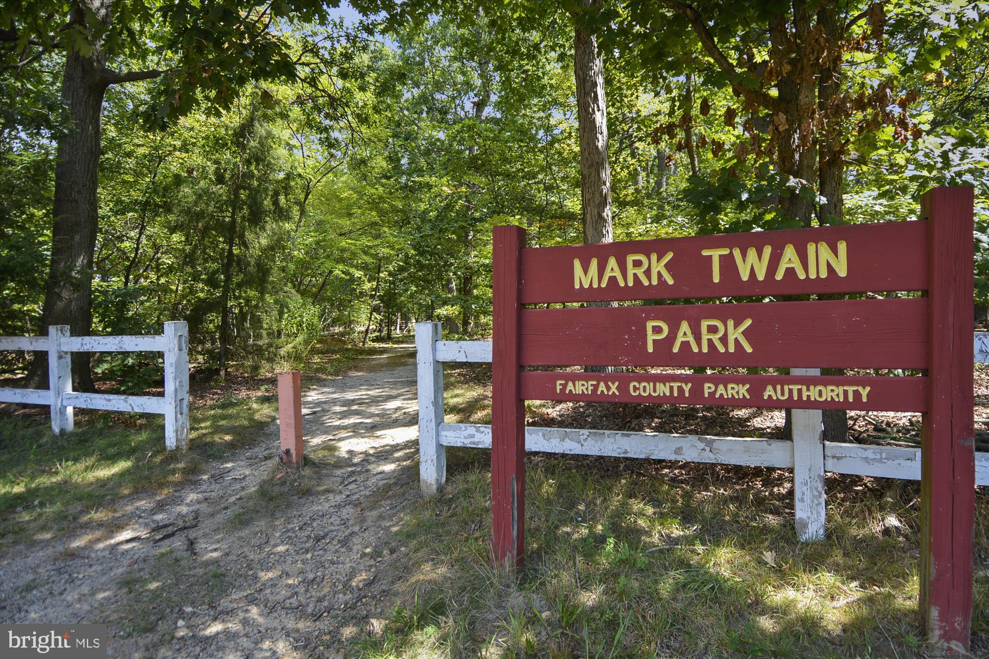 ISLAND CREEK - Residential