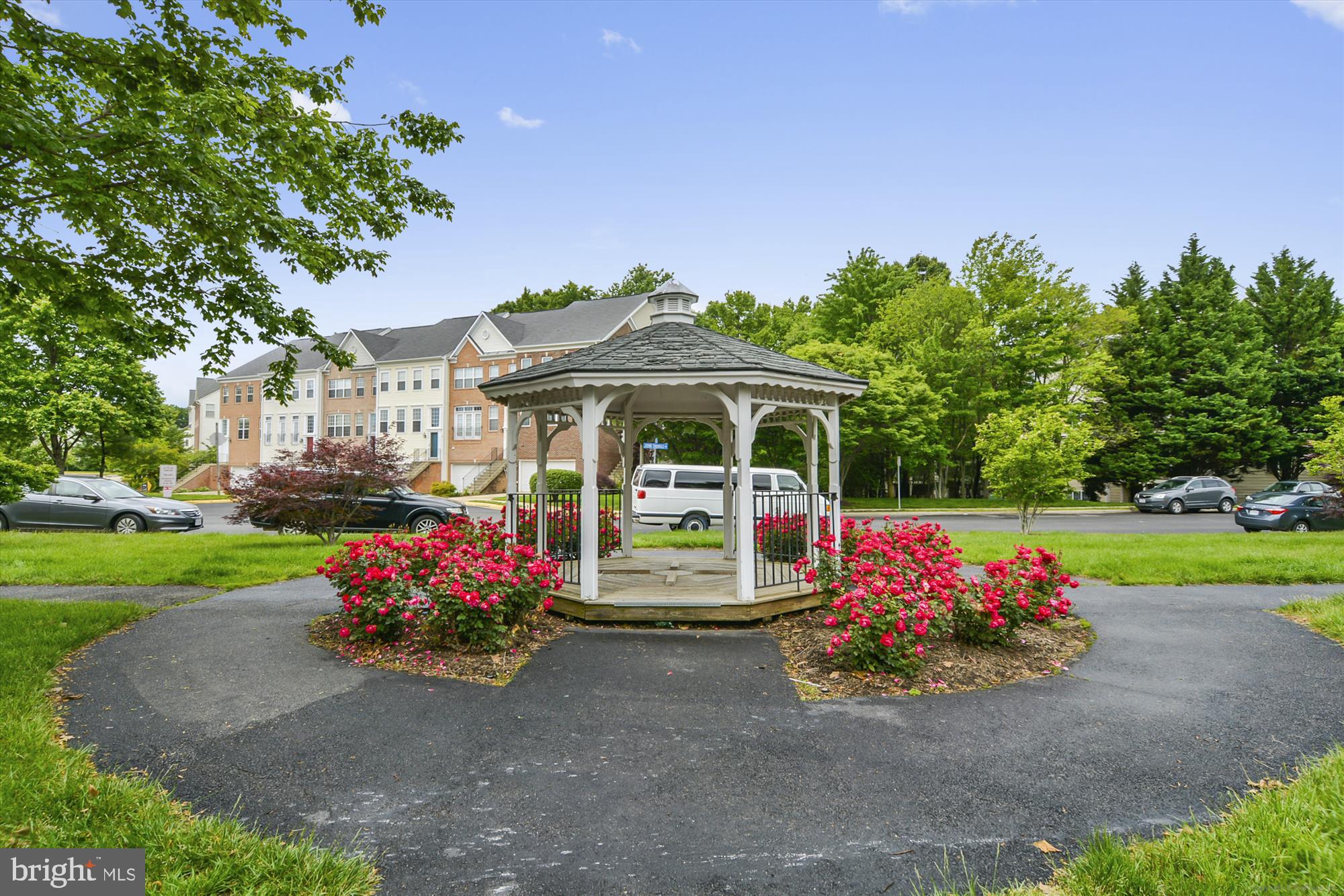 ISLAND CREEK - Residential