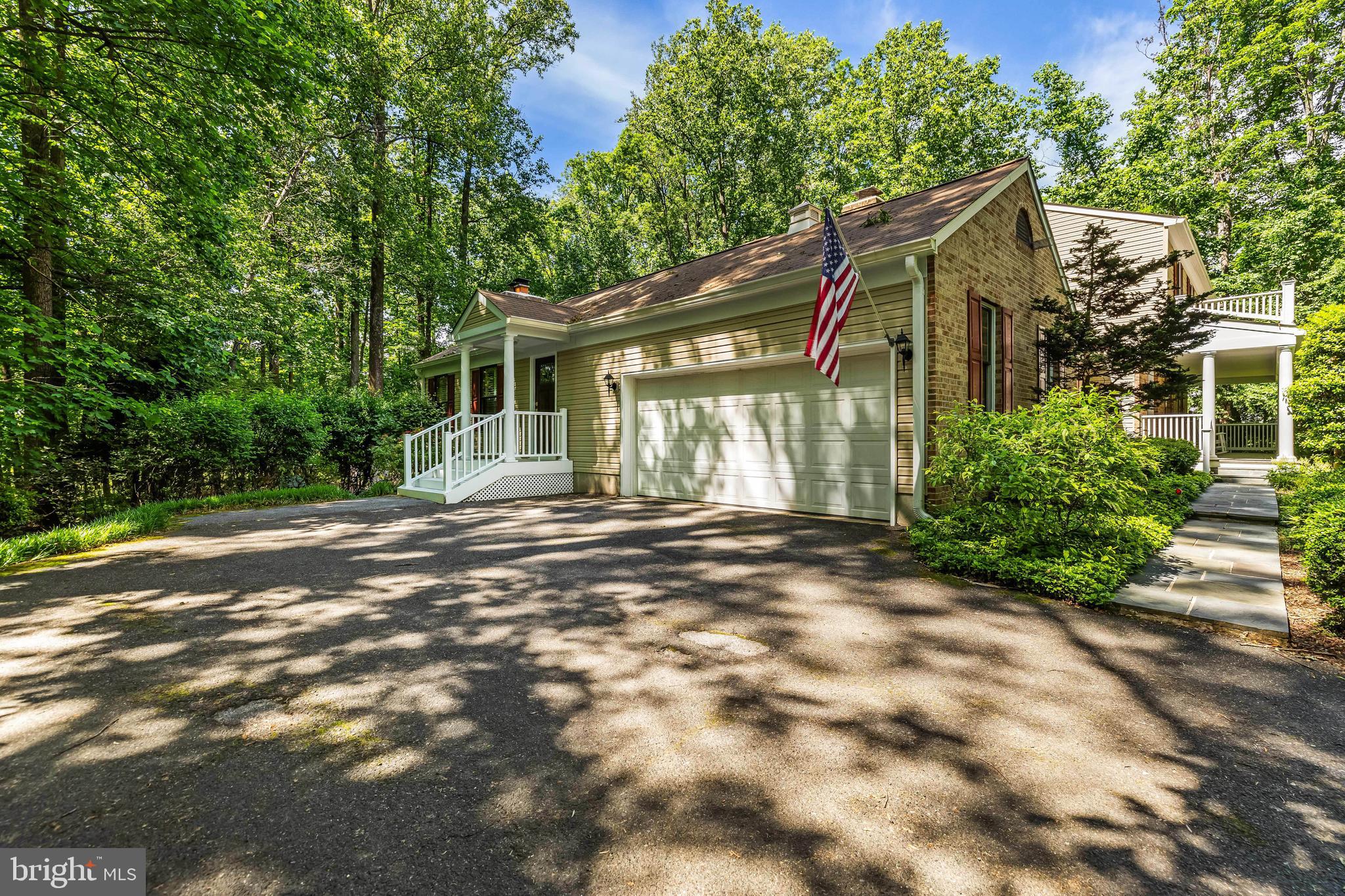 1915 BILLY BARTON CIRCLE