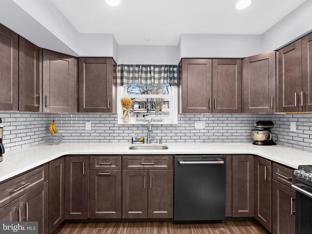 REVELL DOWNS - Residential