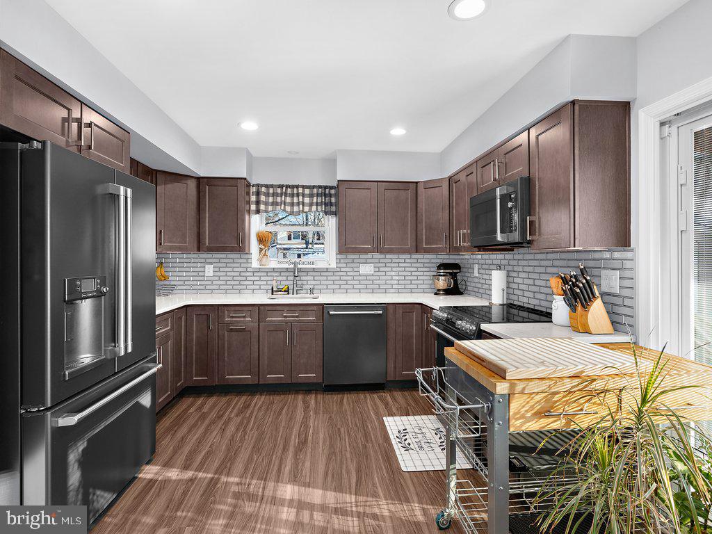 REVELL DOWNS - Residential