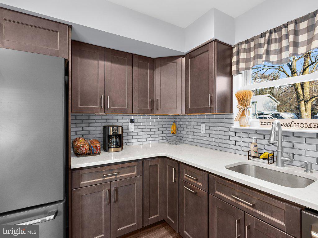 REVELL DOWNS - Residential