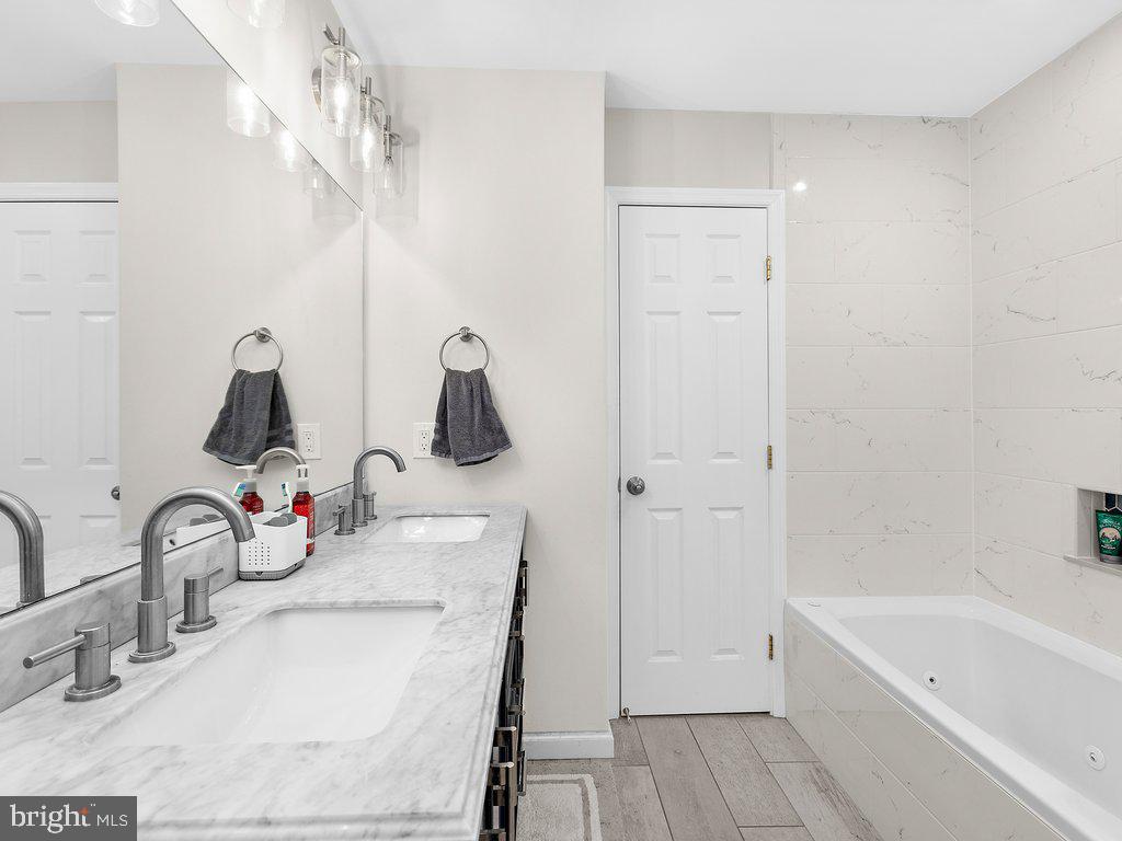 REVELL DOWNS - Residential