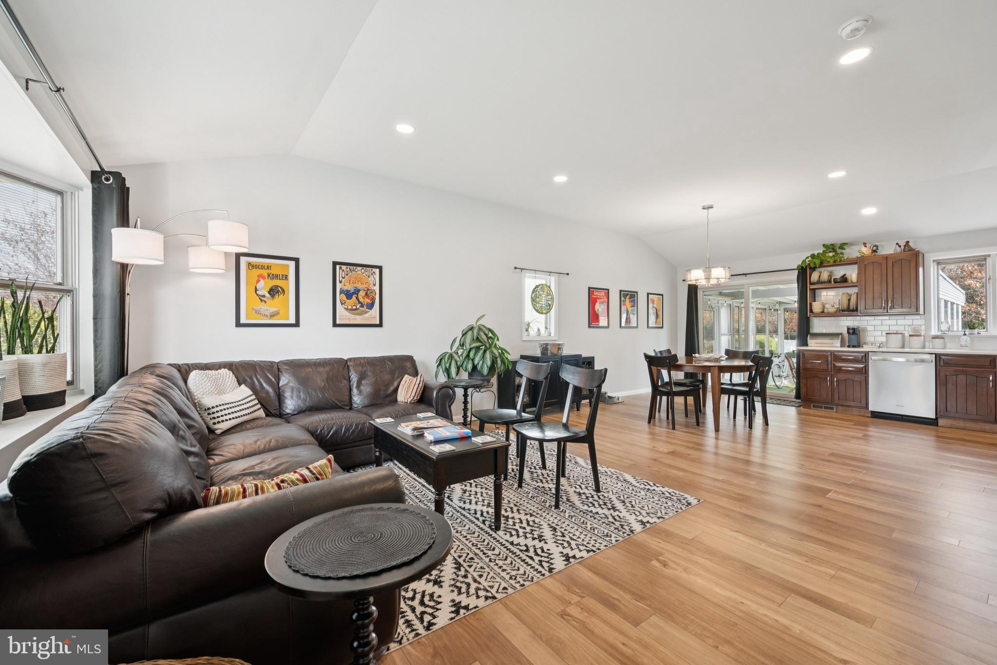 1425 CHESTNUT AVENUE