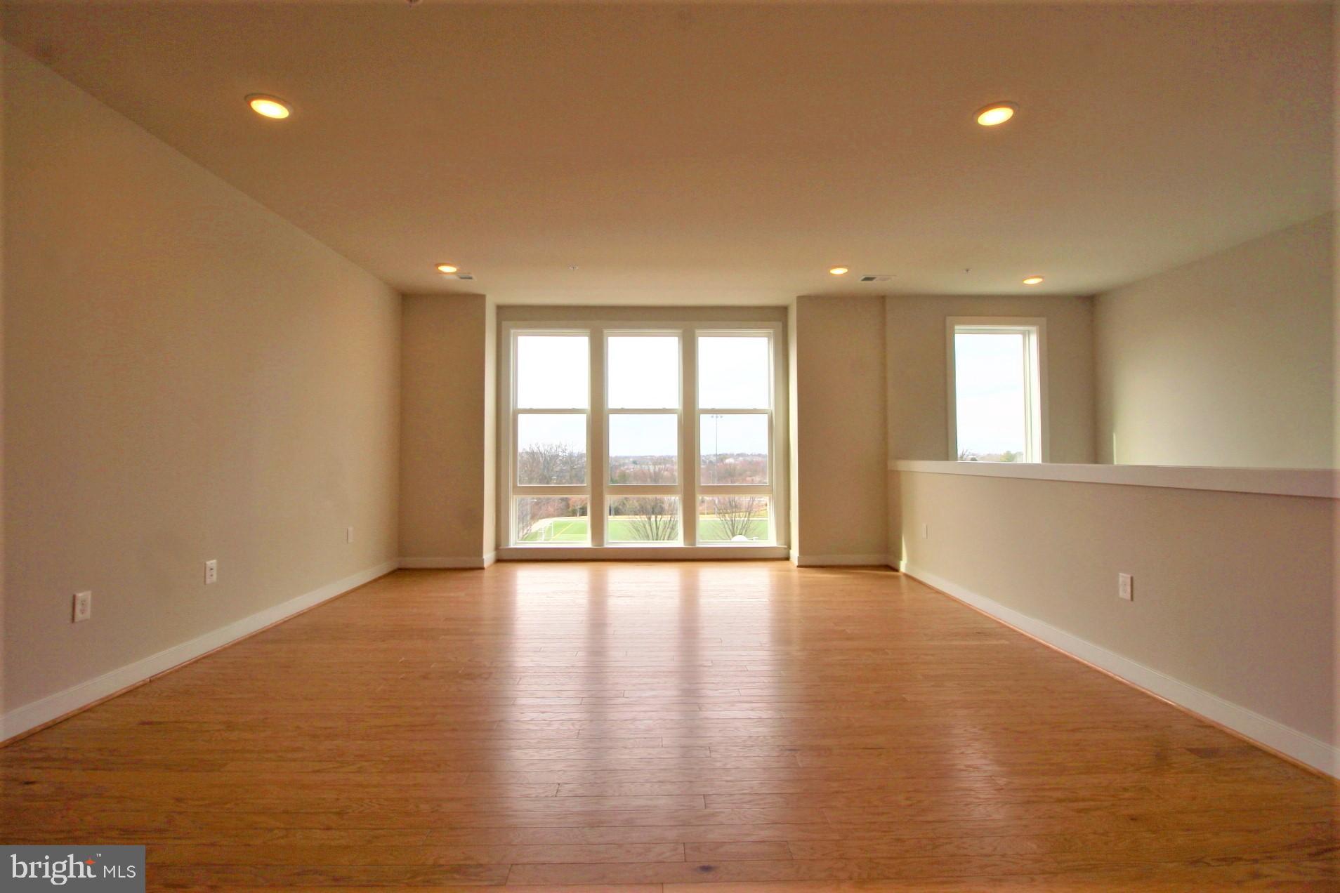 METROPARK AT ARROWBROOK - Residential Lease