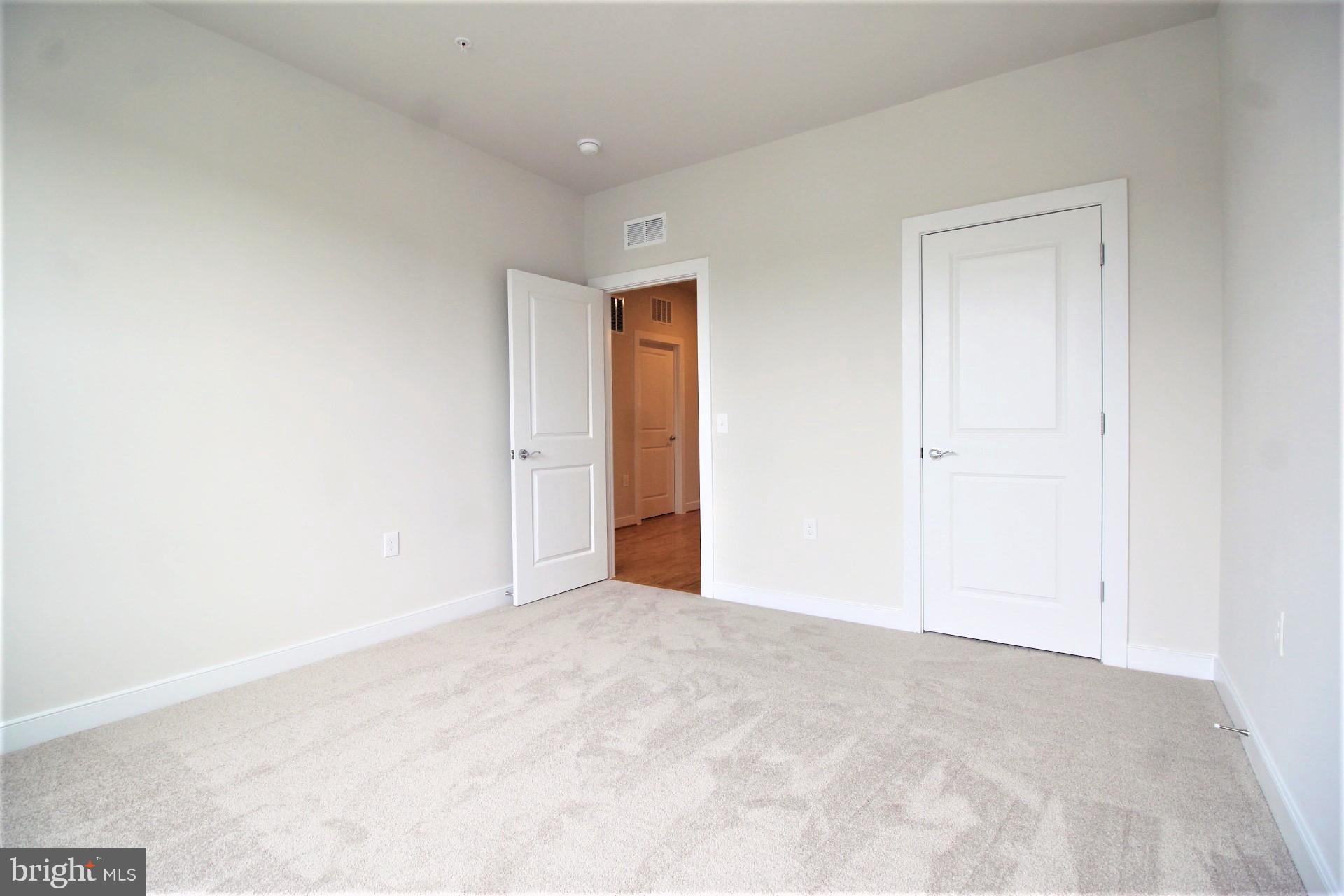 METROPARK AT ARROWBROOK - Residential Lease