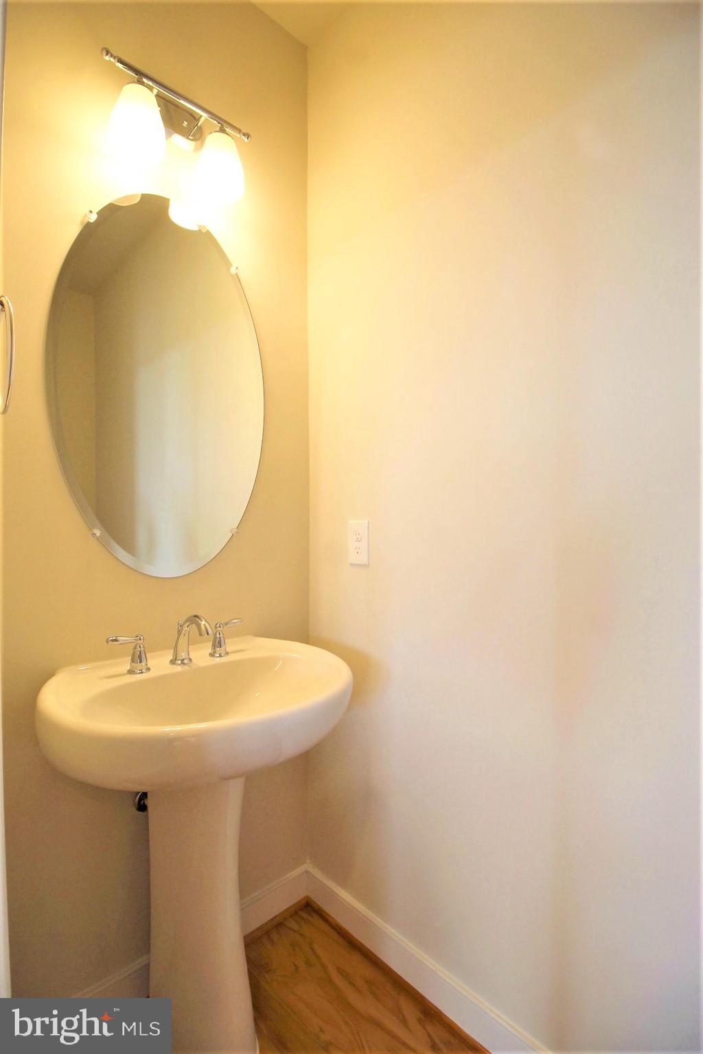 METROPARK AT ARROWBROOK - Residential Lease