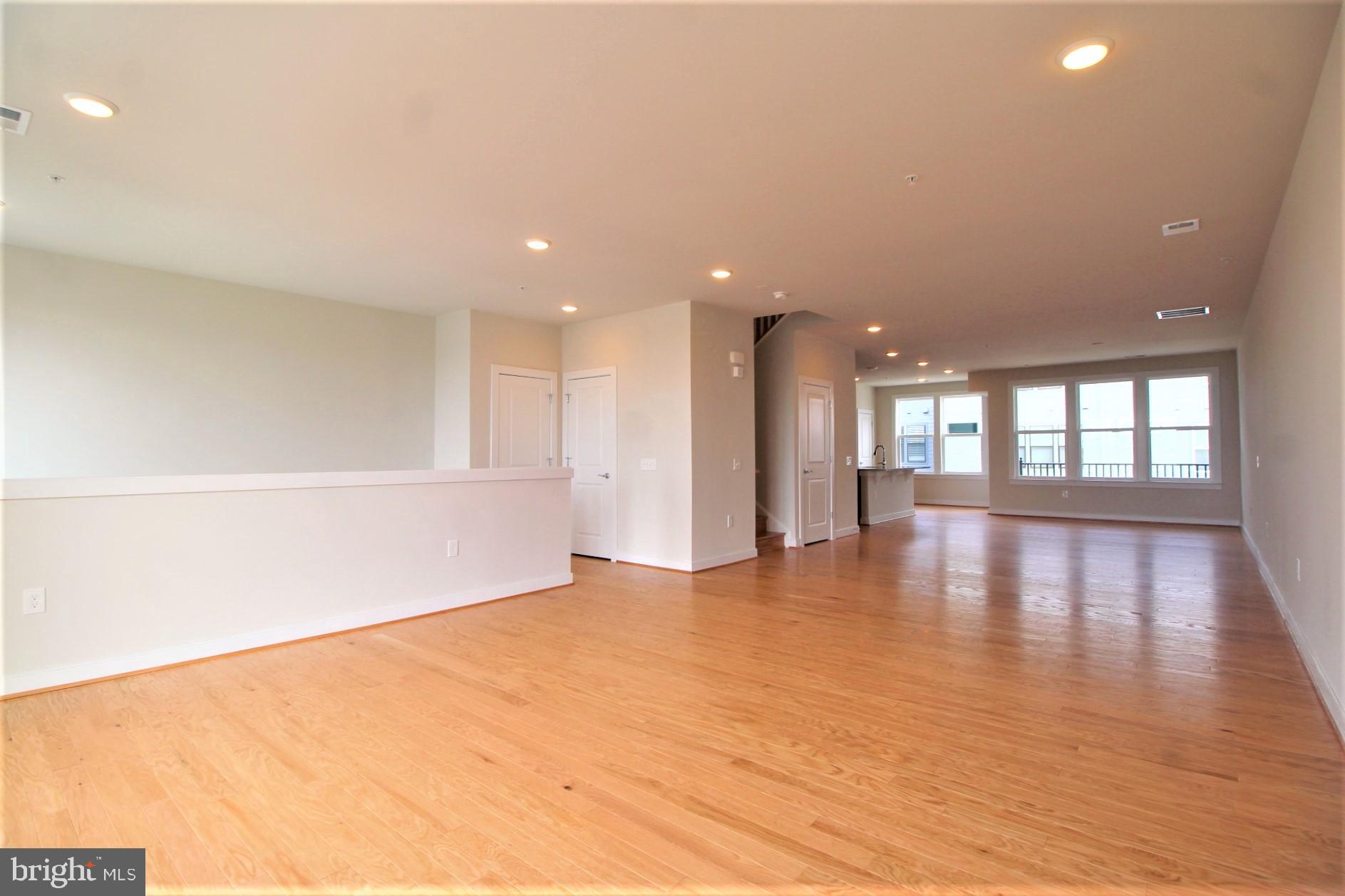 METROPARK AT ARROWBROOK - Residential Lease