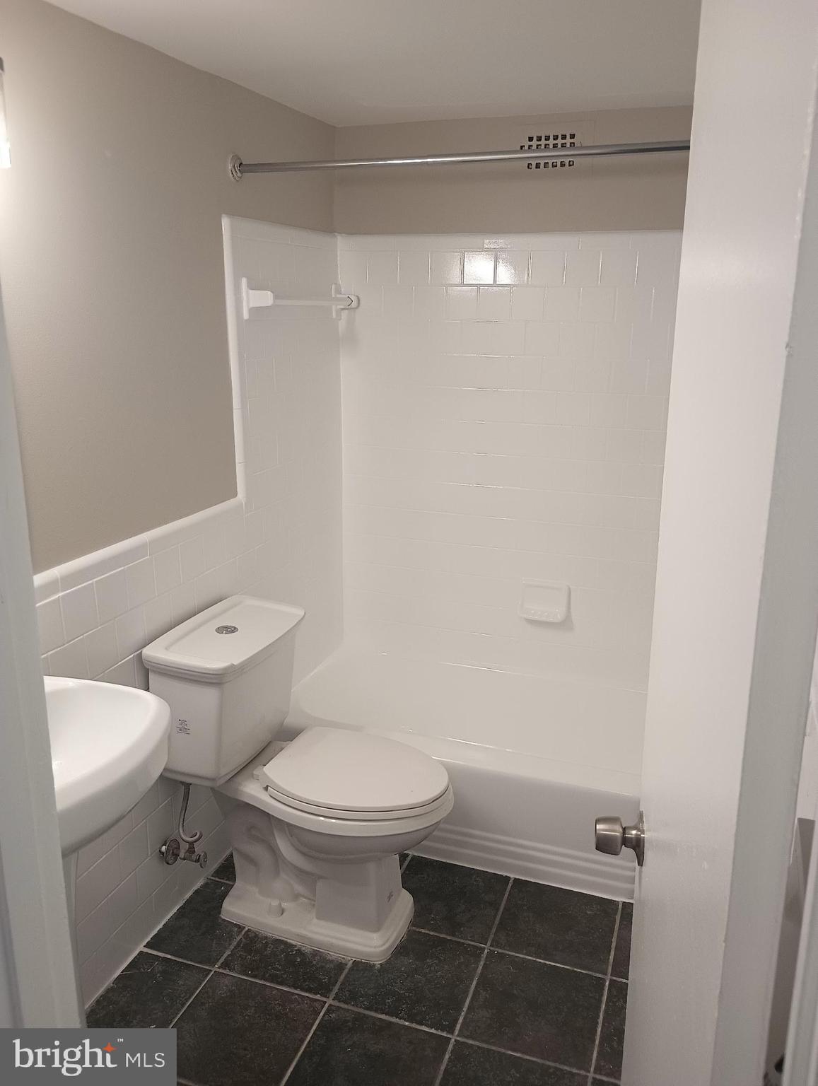 THE OGLETHORPE - Residential Lease