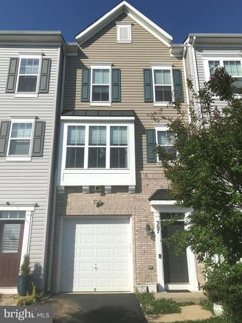 Photo of 307 Upper Brook Terrace, PURCELLVILLE, VA 20132 (MLS # VALO2126202)