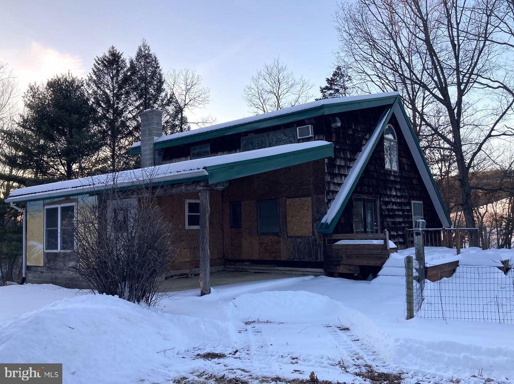 Photo of 550 Greenhouse Road, MIDDLEBURG, PA 17842 (MLS # PASY2002610)