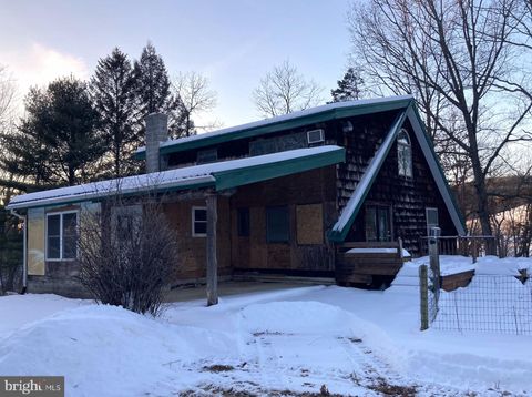 Photo of 550 Greenhouse Road, MIDDLEBURG, PA 17842 (MLS # PASY2002610)