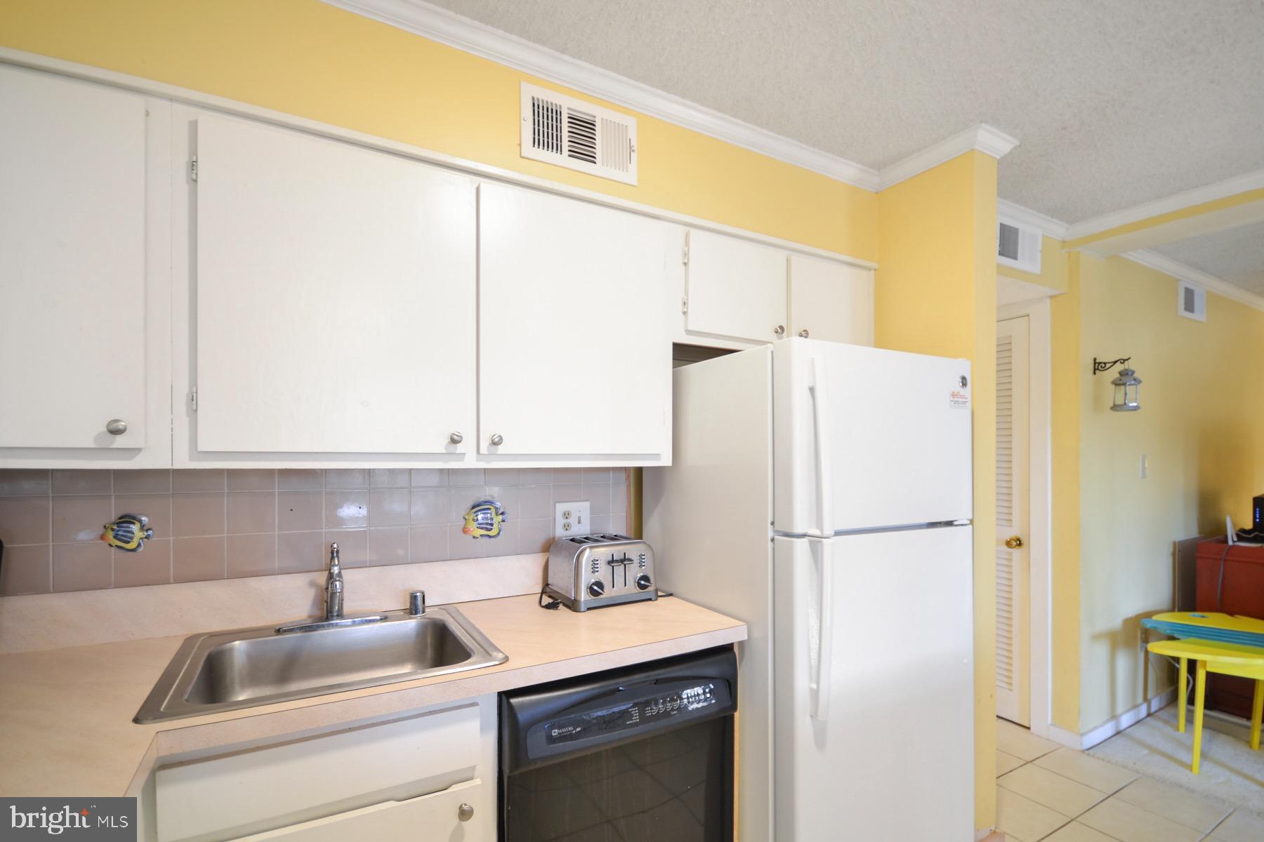 119 OLD LANDING ROAD 204J