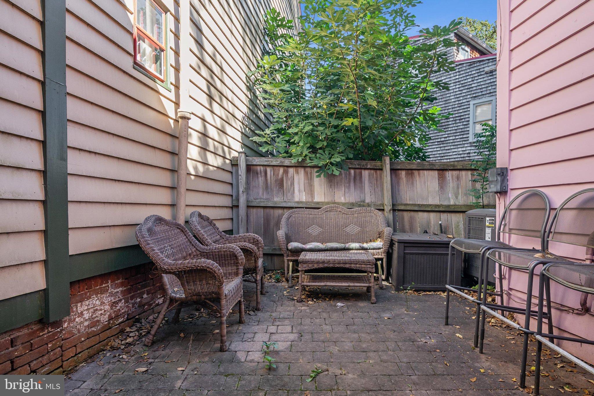 42 PINKNEY STREET