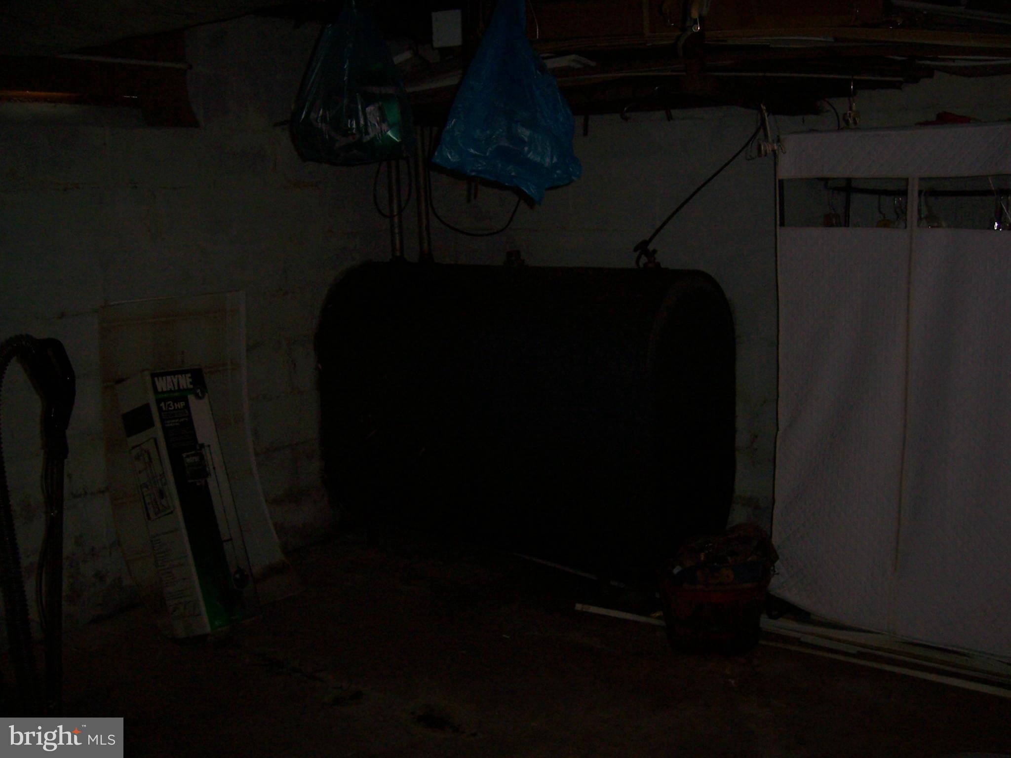 COLONIAL HOUSING - Residential