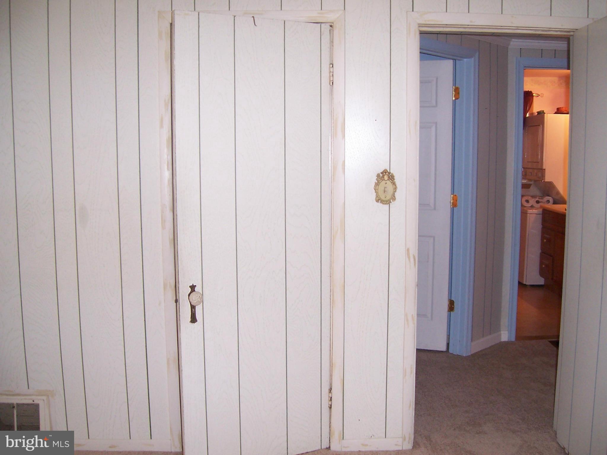 COLONIAL HOUSING - Residential